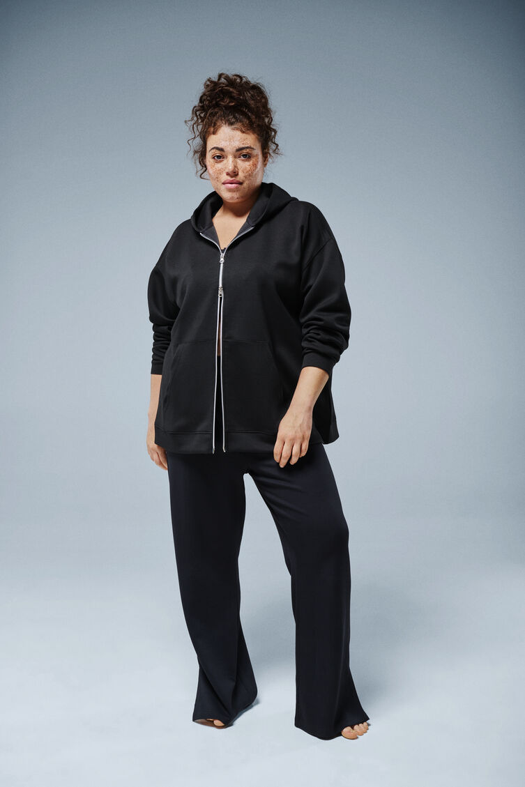 Musta huppari, , Model