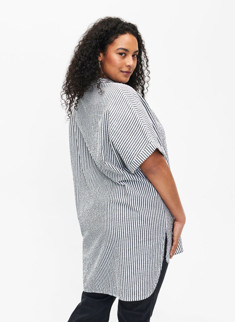 Raidallinen paita, jossa on rintataskut, White/Black Stripe, Model image number 1