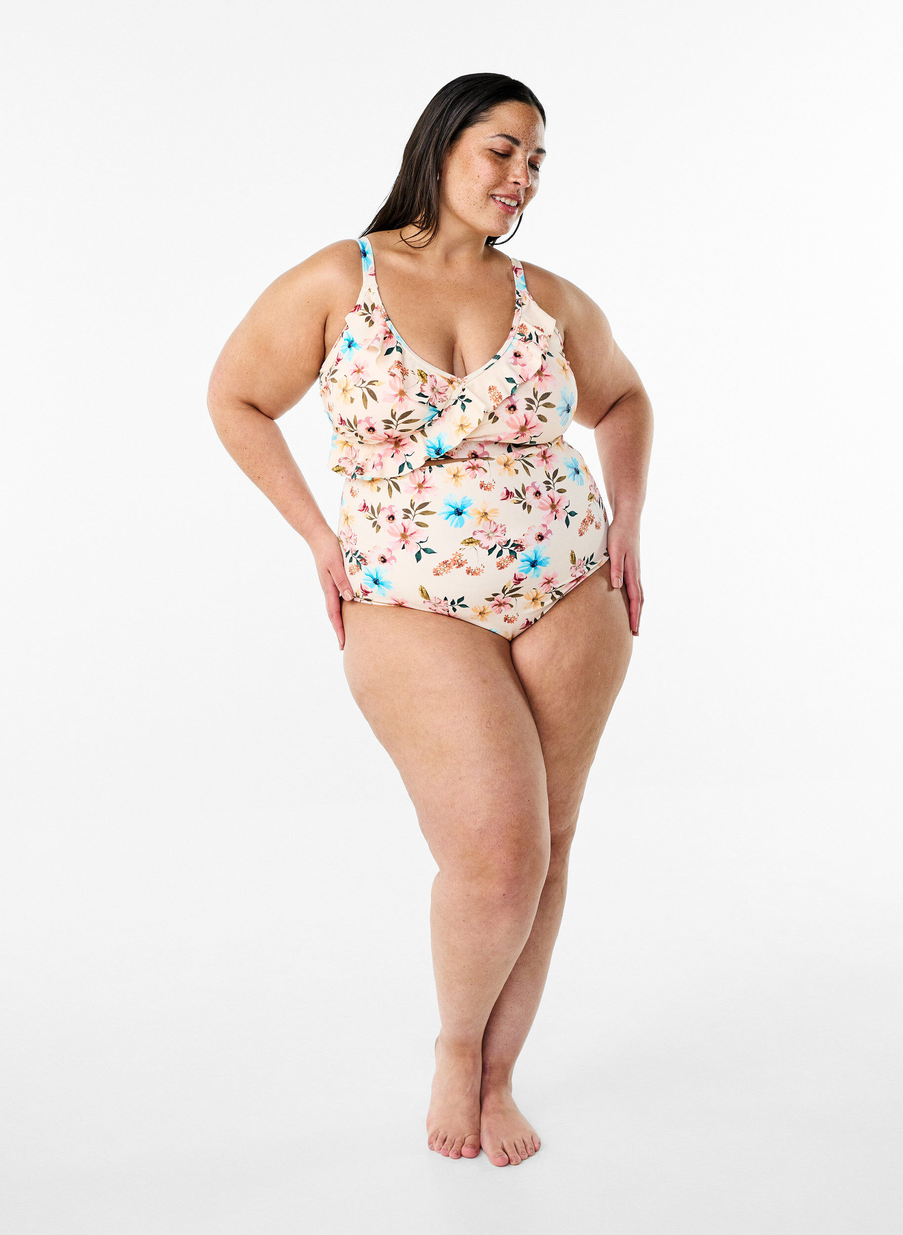 Zizzi Korkeavy&ouml;t&auml;r&ouml;inen bikinihousu kukkakuviolla, Beige, Model image number 1