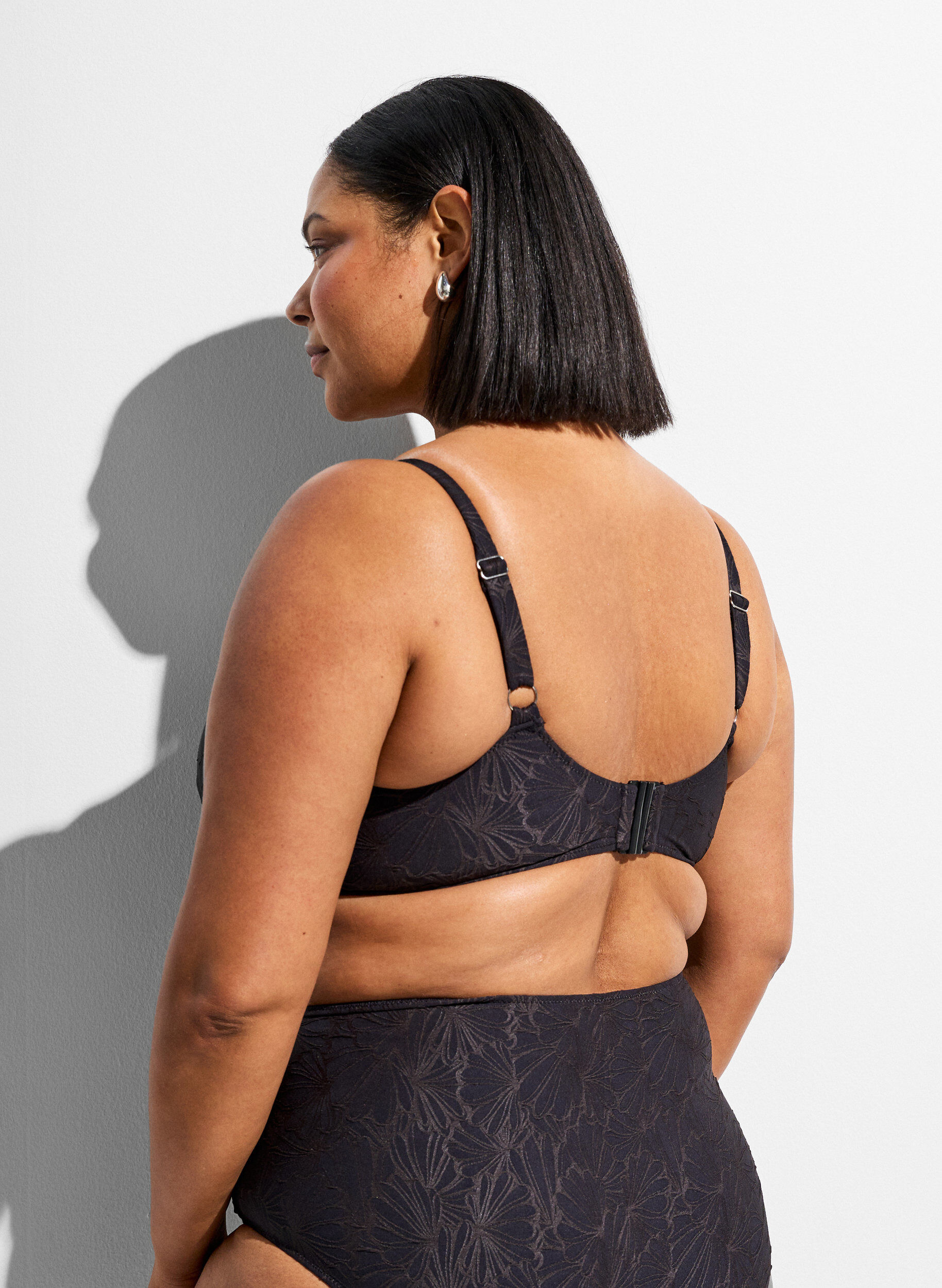 Zizzi Kaarituelliset bikiniliivit teksturoidulla kuosilla, Harmaa, Model image number 1