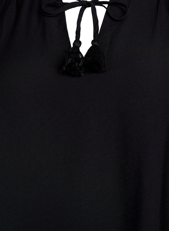 Lyhyt A-linjainen mekko röyhelöillä, Musta, Packshot image number 2