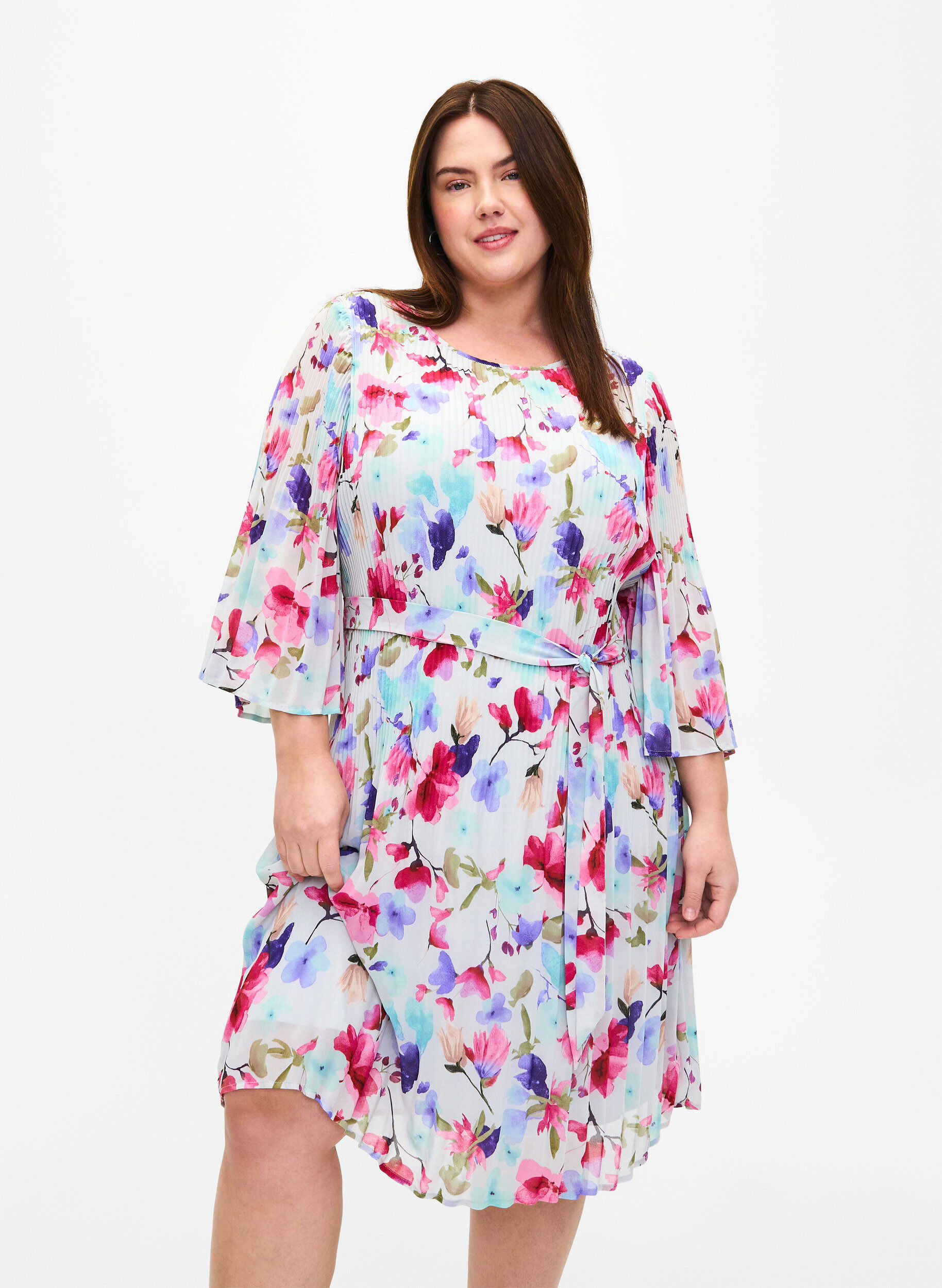 Zizzi Pliseerattu mekko nauhalla, White/MultiFlowerAOP, Model image number 0