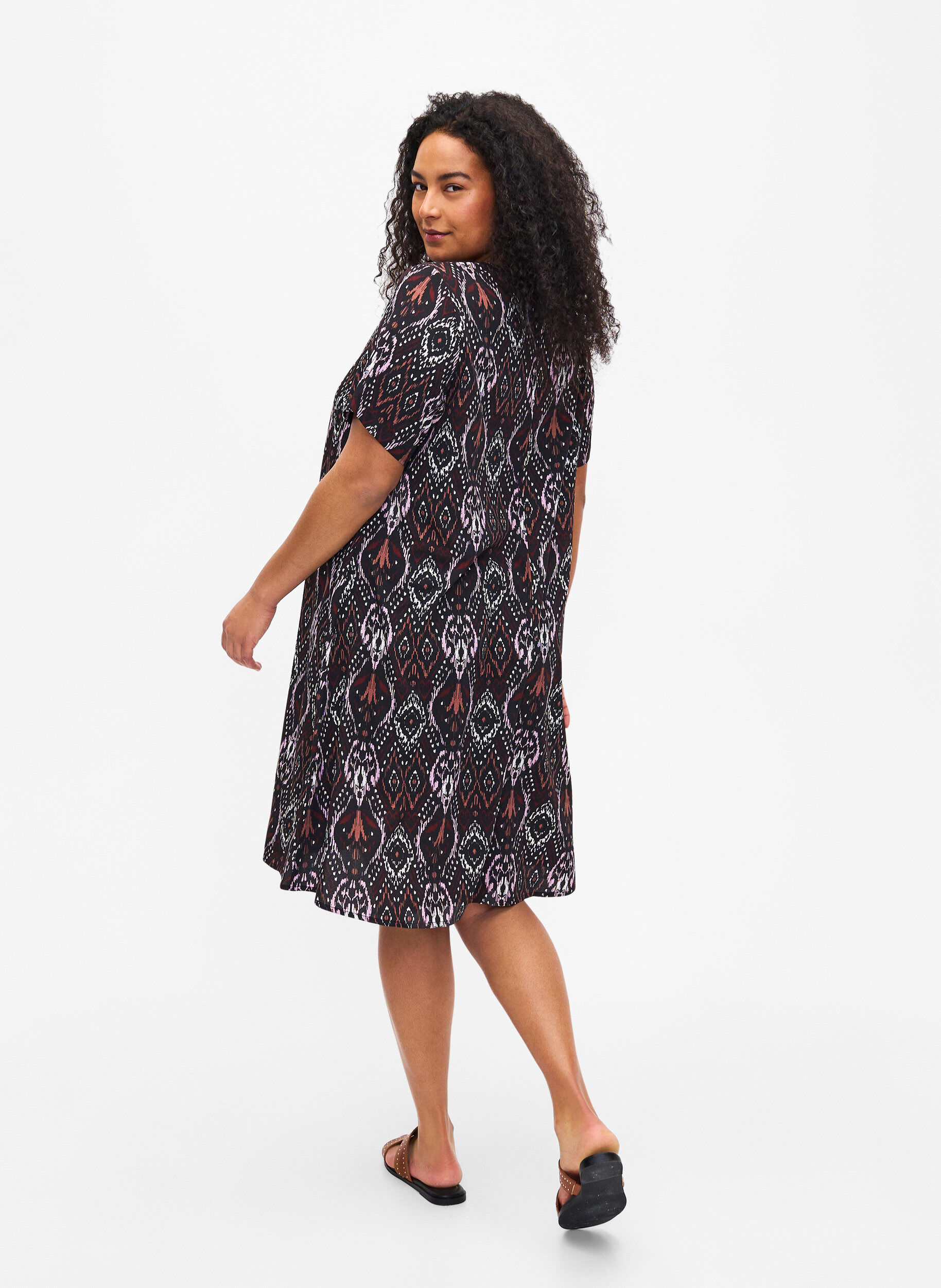 Zizzi FLASH &ndash; V-p&auml;&auml;ntiemekko printill&auml;, Black Rose Ethnic, Model image number 1