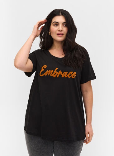 Lyhythihainen puuvillainen t-paita painatuksella, Black Embrace, Model image number 0