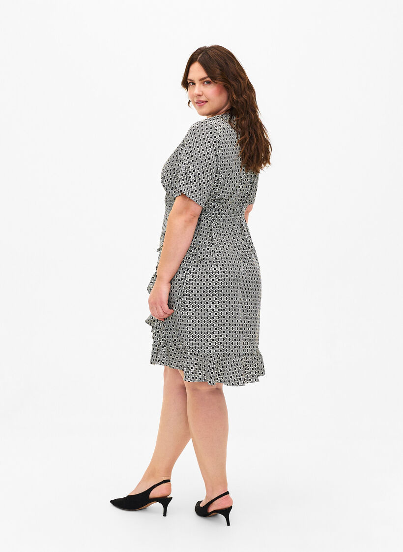 Flash – Lyhythihainen kietaisumekko, Black White Graphic, Model image number 1