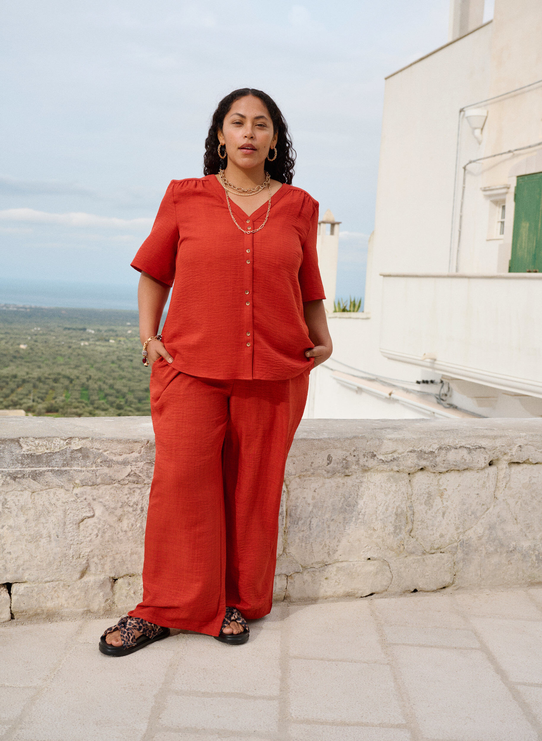 Zizzi V&auml;lj&auml;t housut, joissa on joustava vy&ouml;t&auml;r&ouml;nauha ja taskut, Punainen, Image image number 0