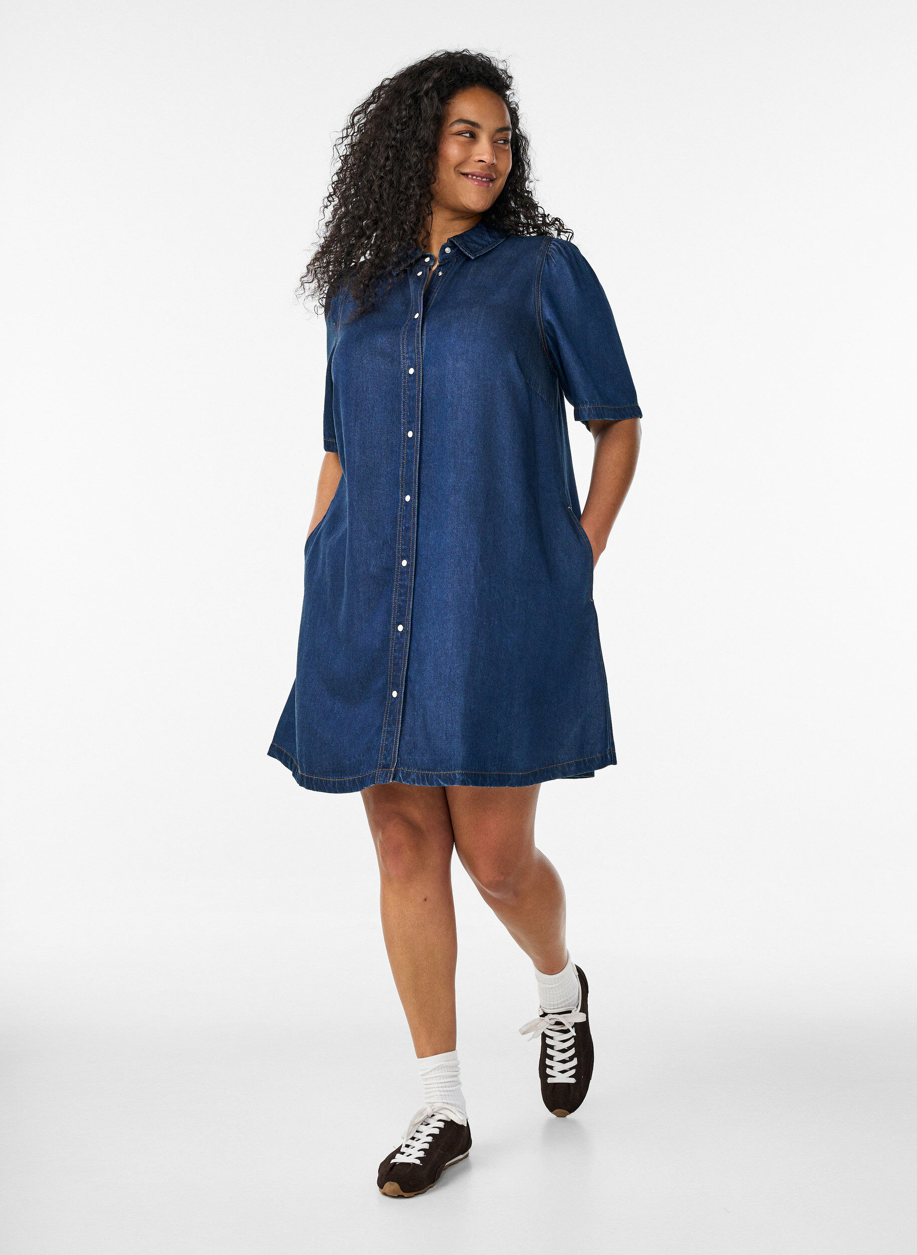 ZizziLyocell-denimmekko napeilla ja lyhyill&auml; hihoilla, Sininen, Model image number 0