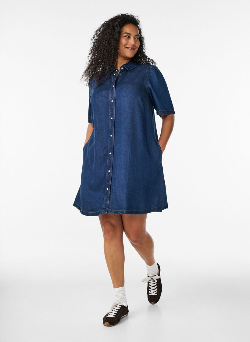 Lyocell-denimmekko napeilla ja lyhyill&auml; hihoilla, Sininen, Model image number 0