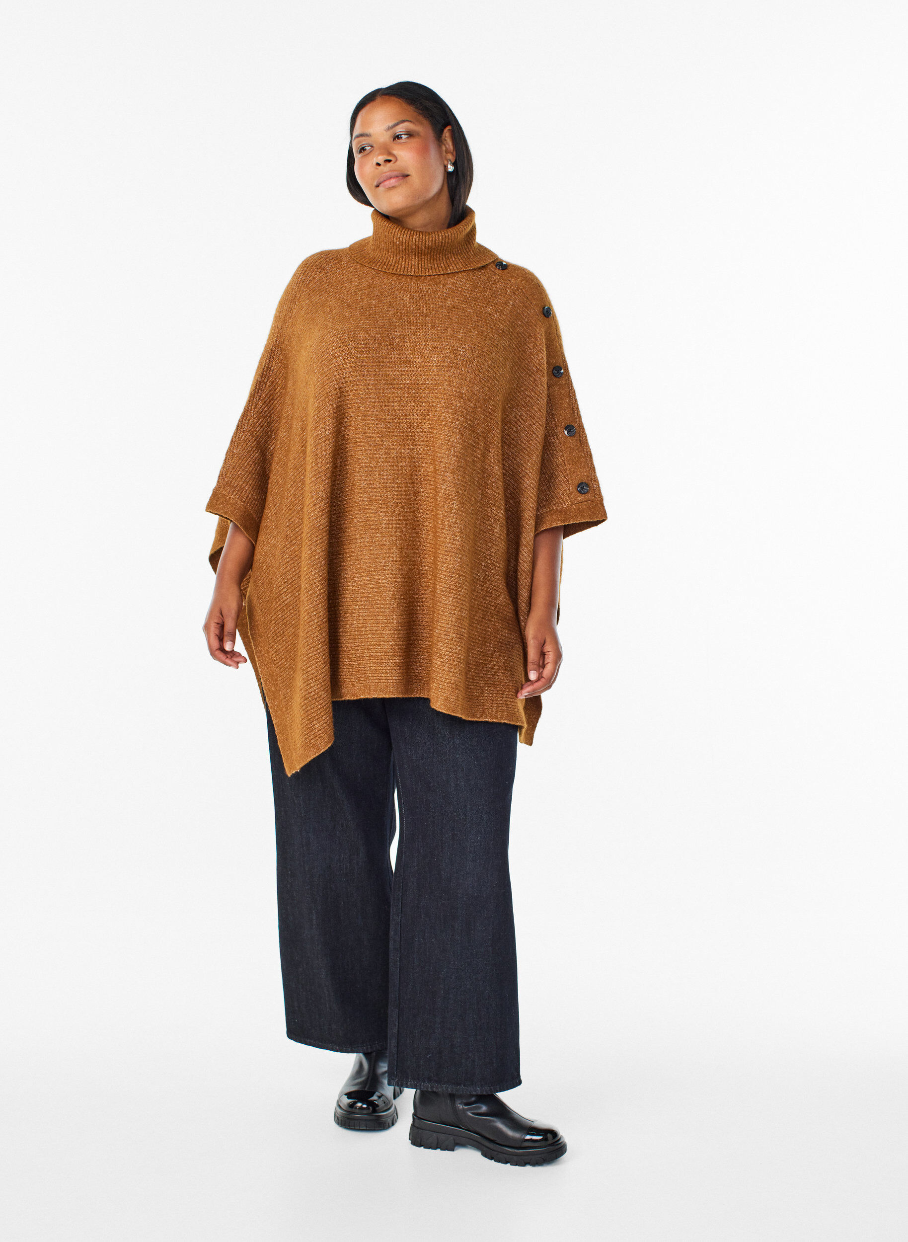 Zizzi Poncho poolokauluksella ja nappiyksityiskohdilla, Ruskea, Model image number 1