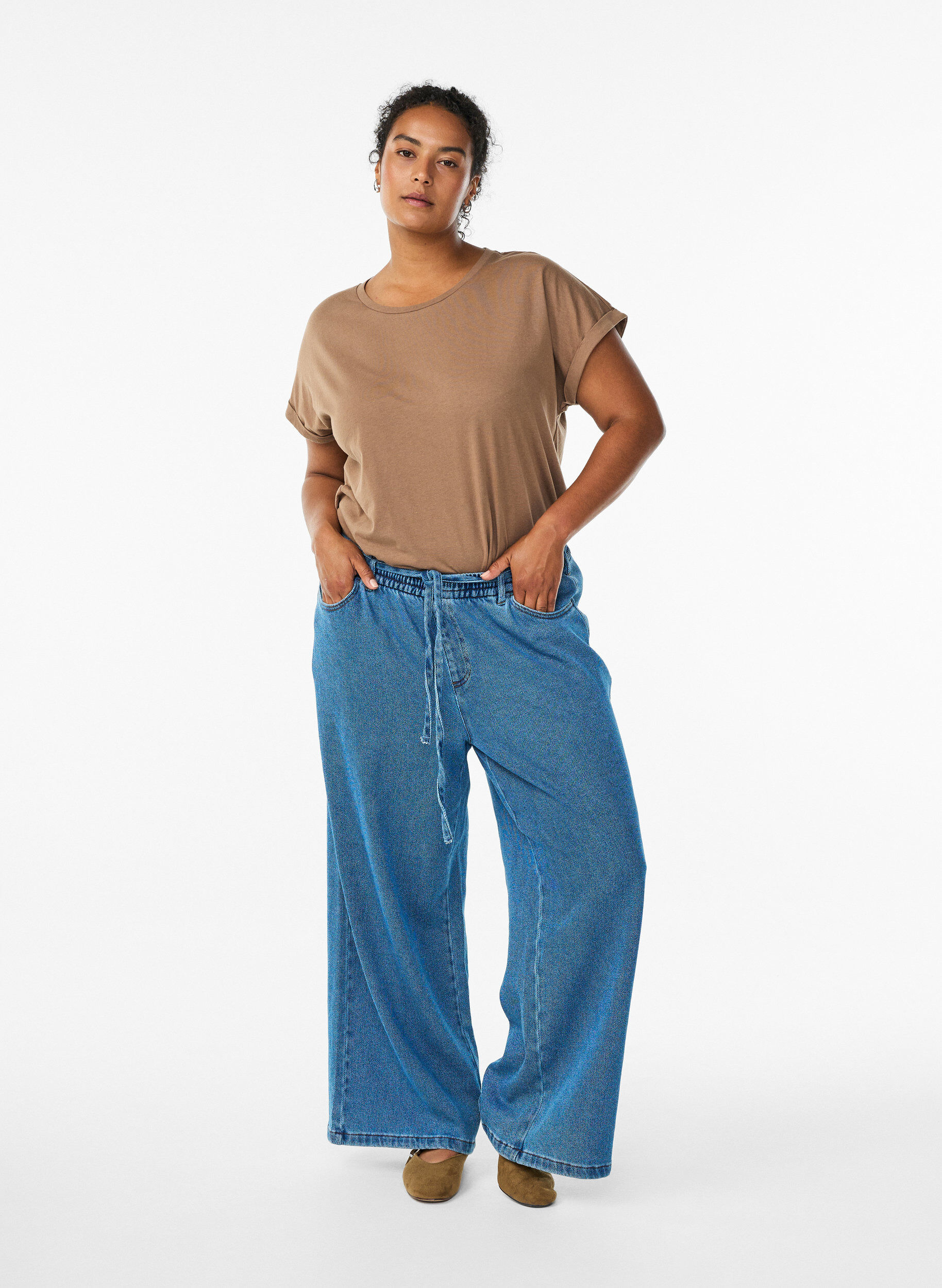 ZizziLyhythihainen t-paita puuvillasekoitteesta, Ruskea, Model image number 1