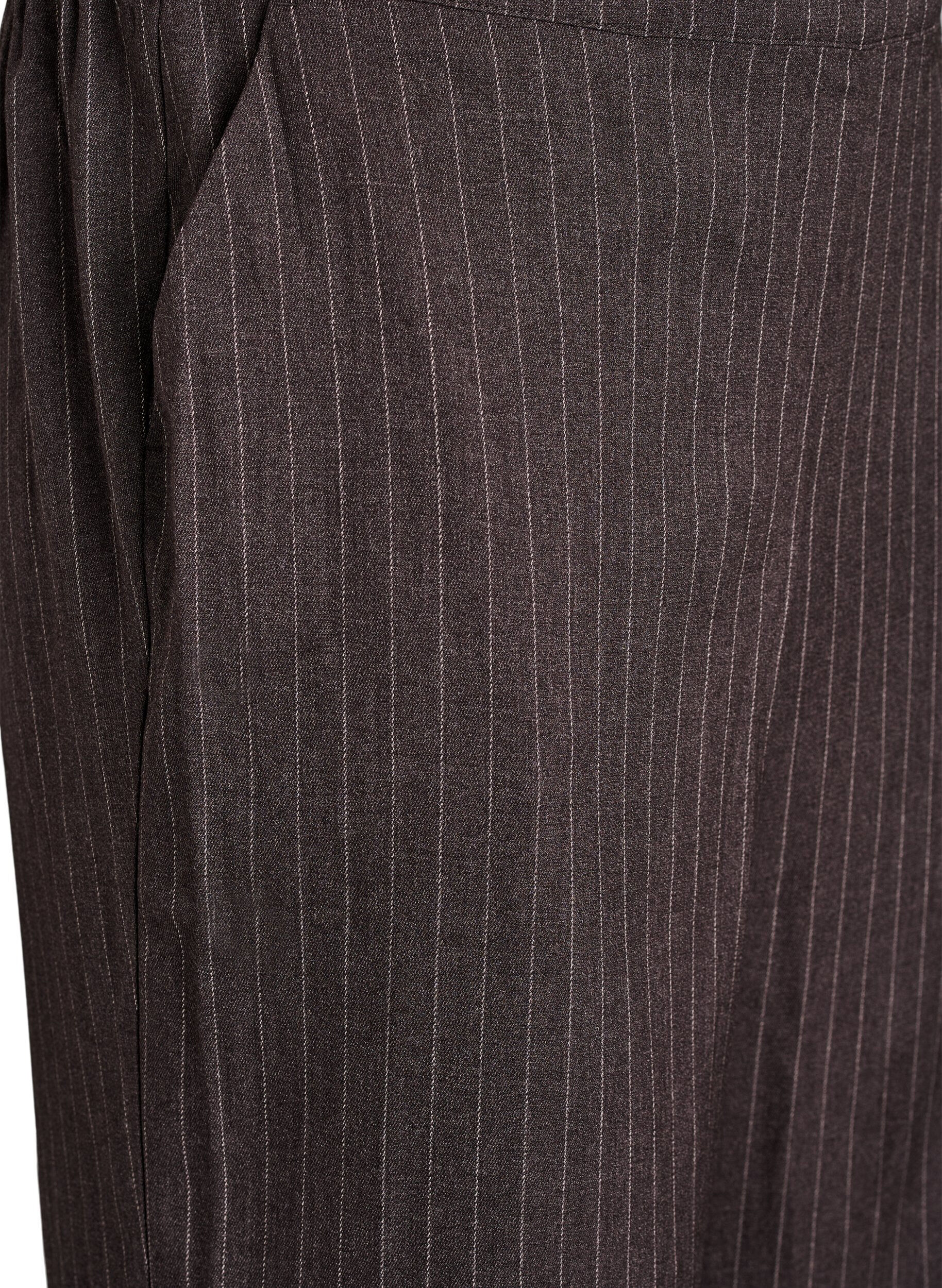 Zizzi Leve&auml;lahkeiset housut korkealla vy&ouml;t&auml;r&ouml;ll&auml;, Ruskea, Packshot image number 2