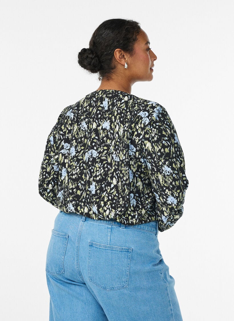 Pitk&auml;hihainen pusero kuviolla ja napeilla, Musta, Model image number 2