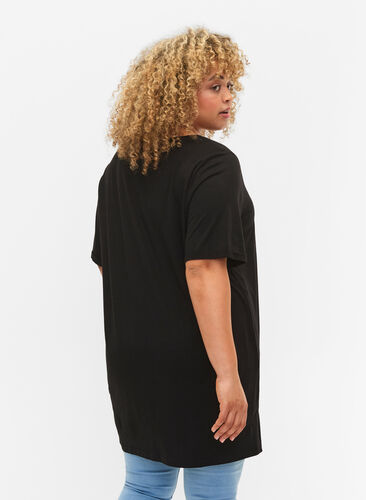 Yksivärinen oversize t-paita v-pääntiellä, Black, Model image number 1
