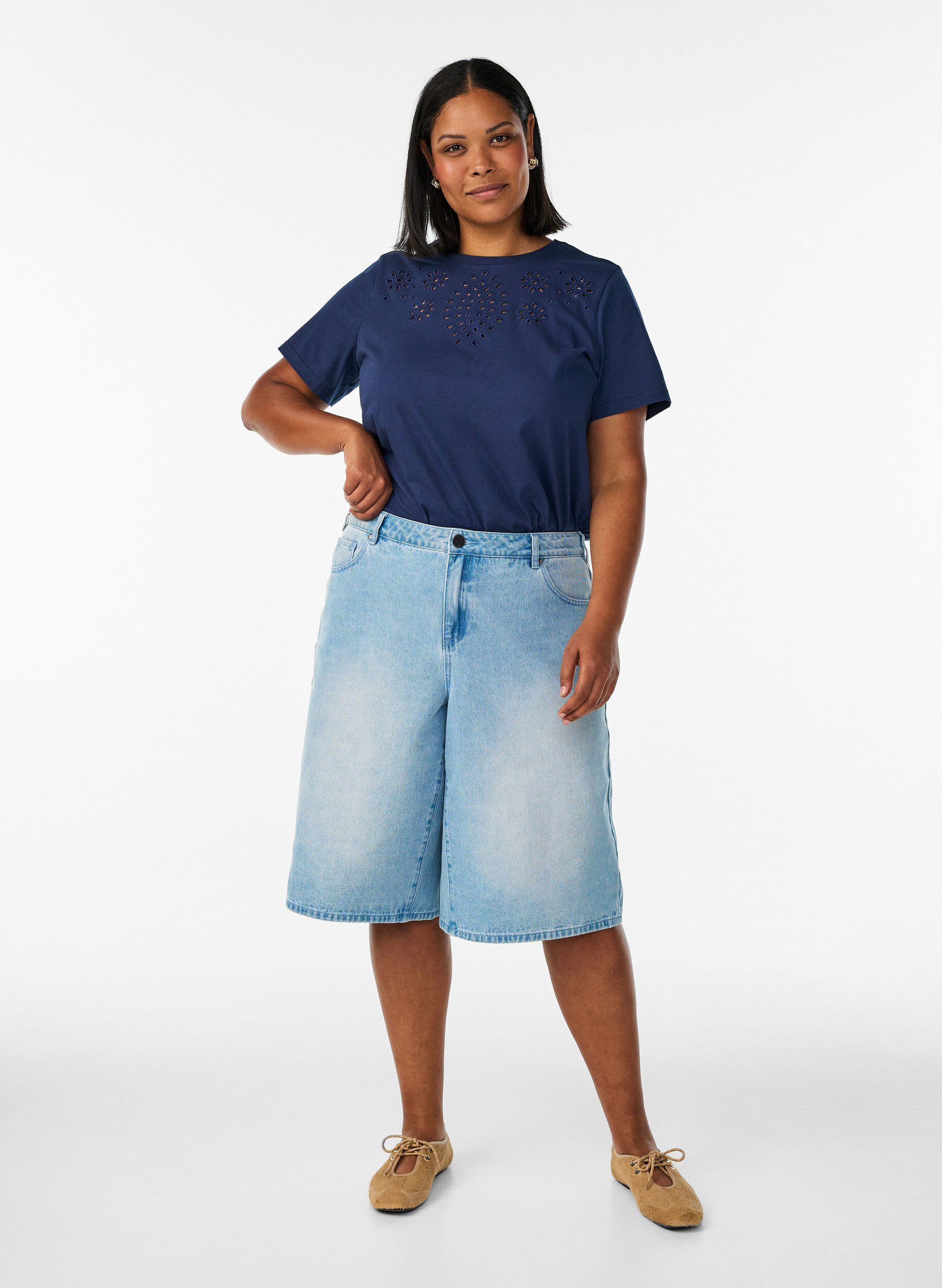 ZizziLuomupuuvillainen T-paita reik&auml;kirjailulla, Sininen, Model image number 1