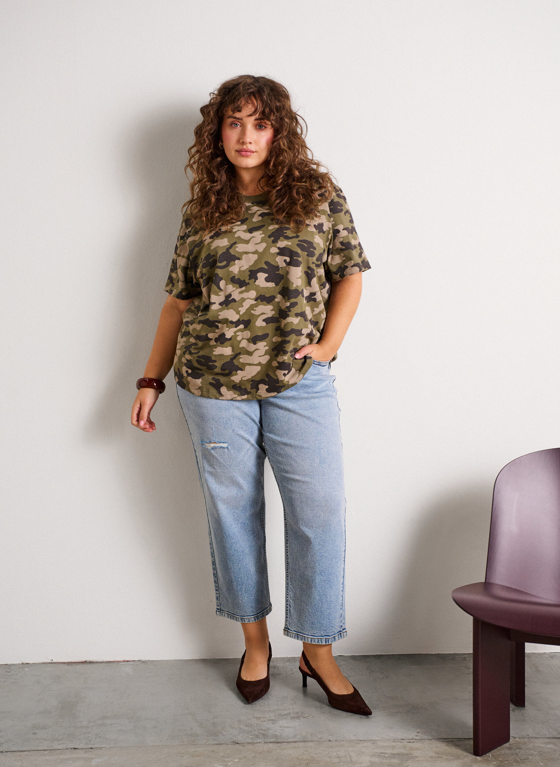 Vera-cropped-farkut revityill&auml; yksityiskohdilla, Sininen, Model