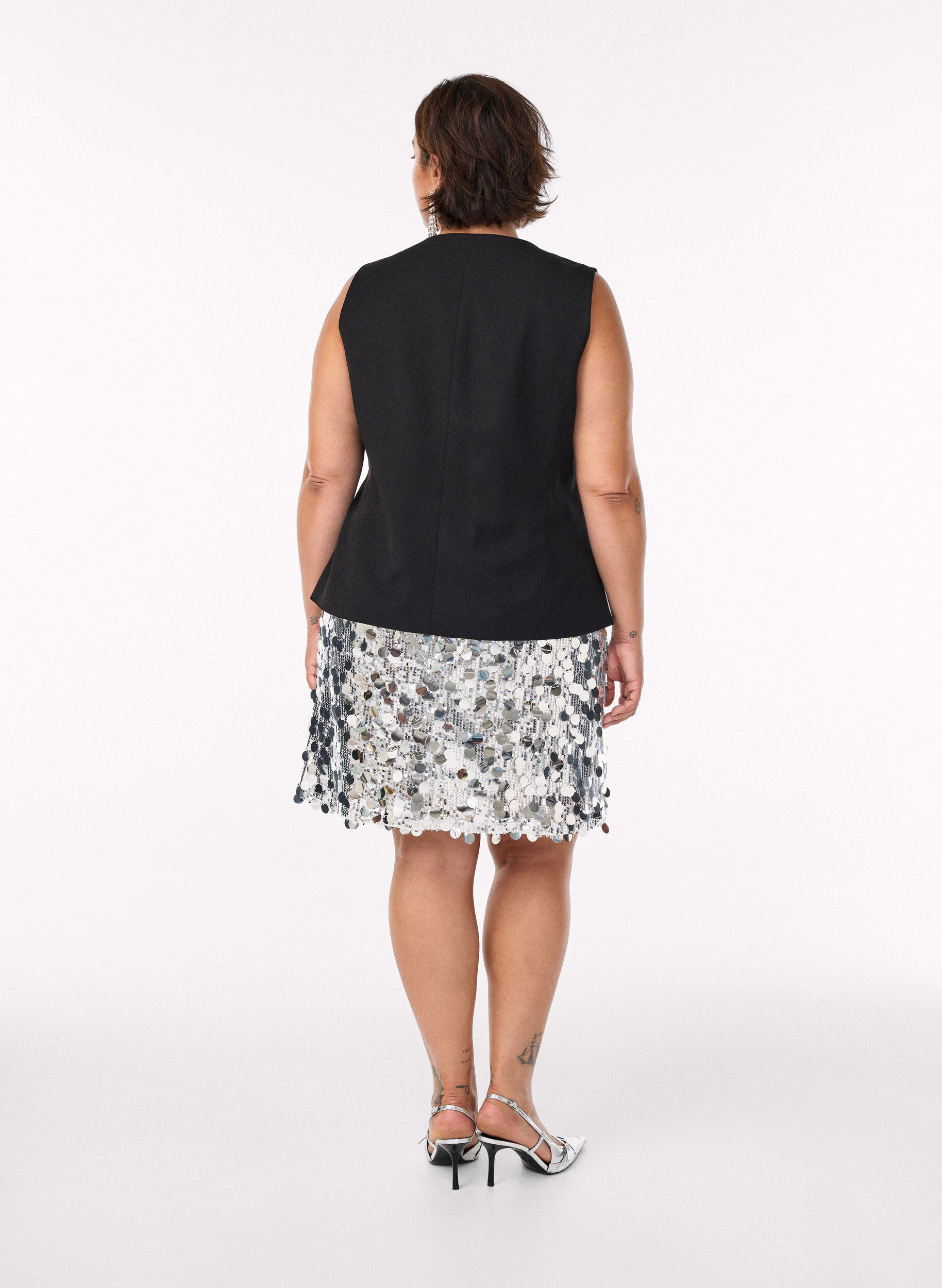 Zizzi Liivi nappikiinnityksell&auml;, Musta, Model image number 2