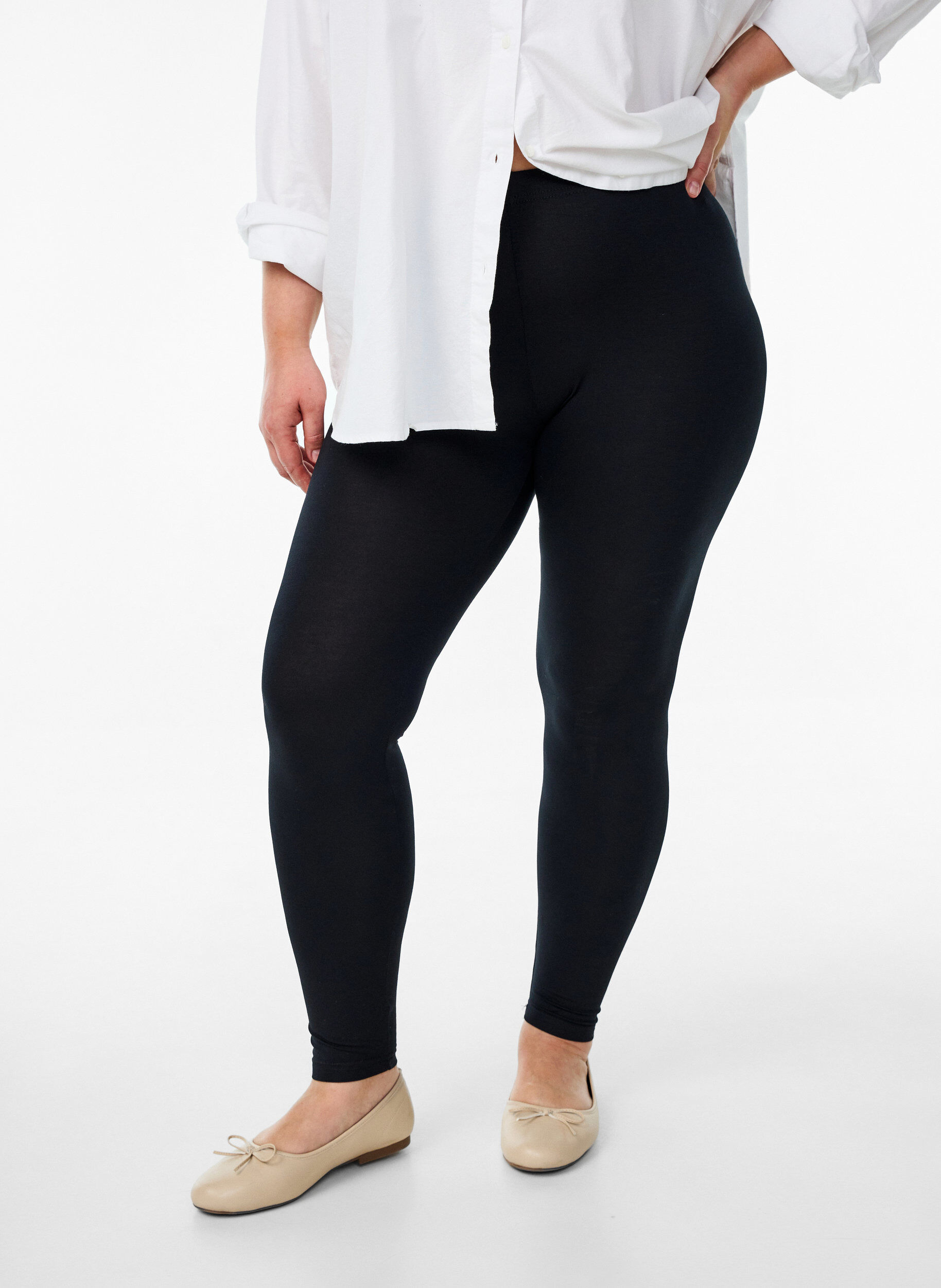 Perusleggingssit viskoosista , Musta, Model