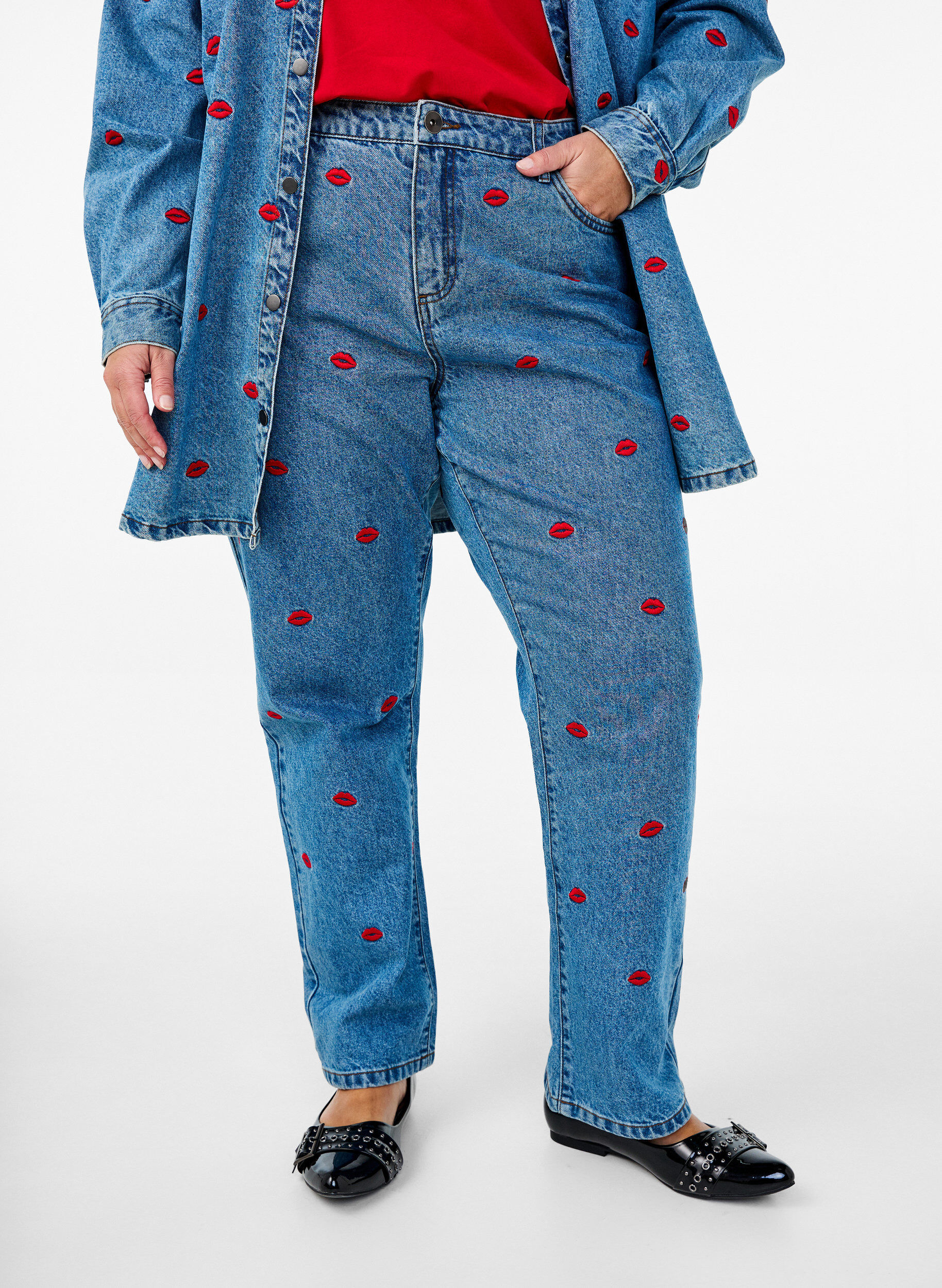 Zizzi Korkeavy&ouml;t&auml;r&ouml;iset Gemma-farkut huulikuviolla, Sininen, Model image number 2