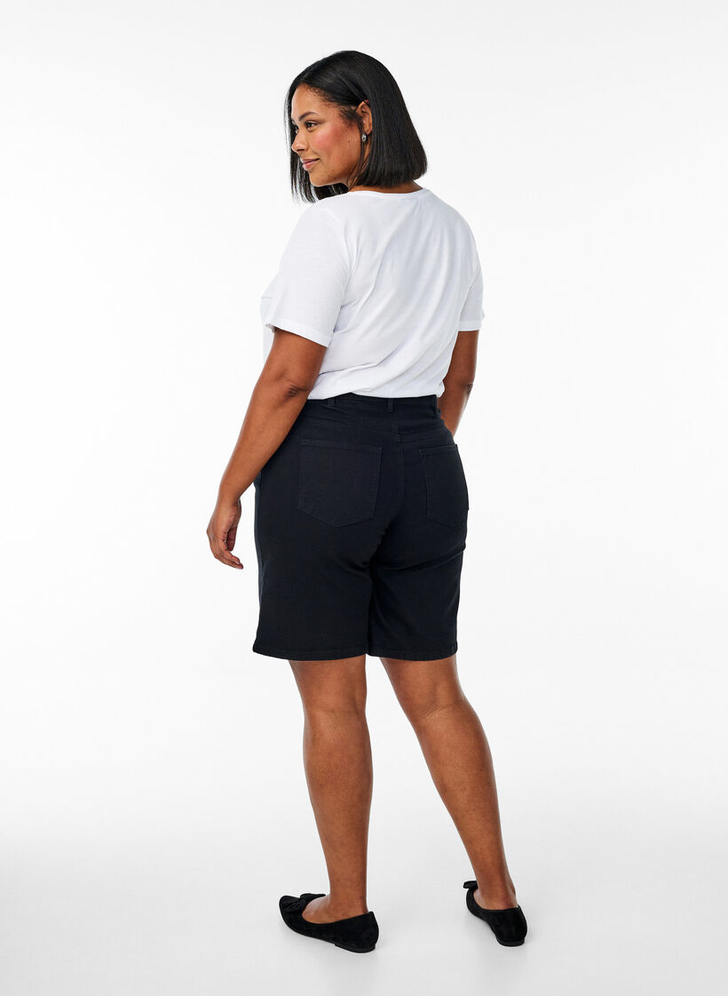 Rento denimshortsit korkealla vy&ouml;t&auml;r&ouml;ll&auml;, Musta, Model image number 2