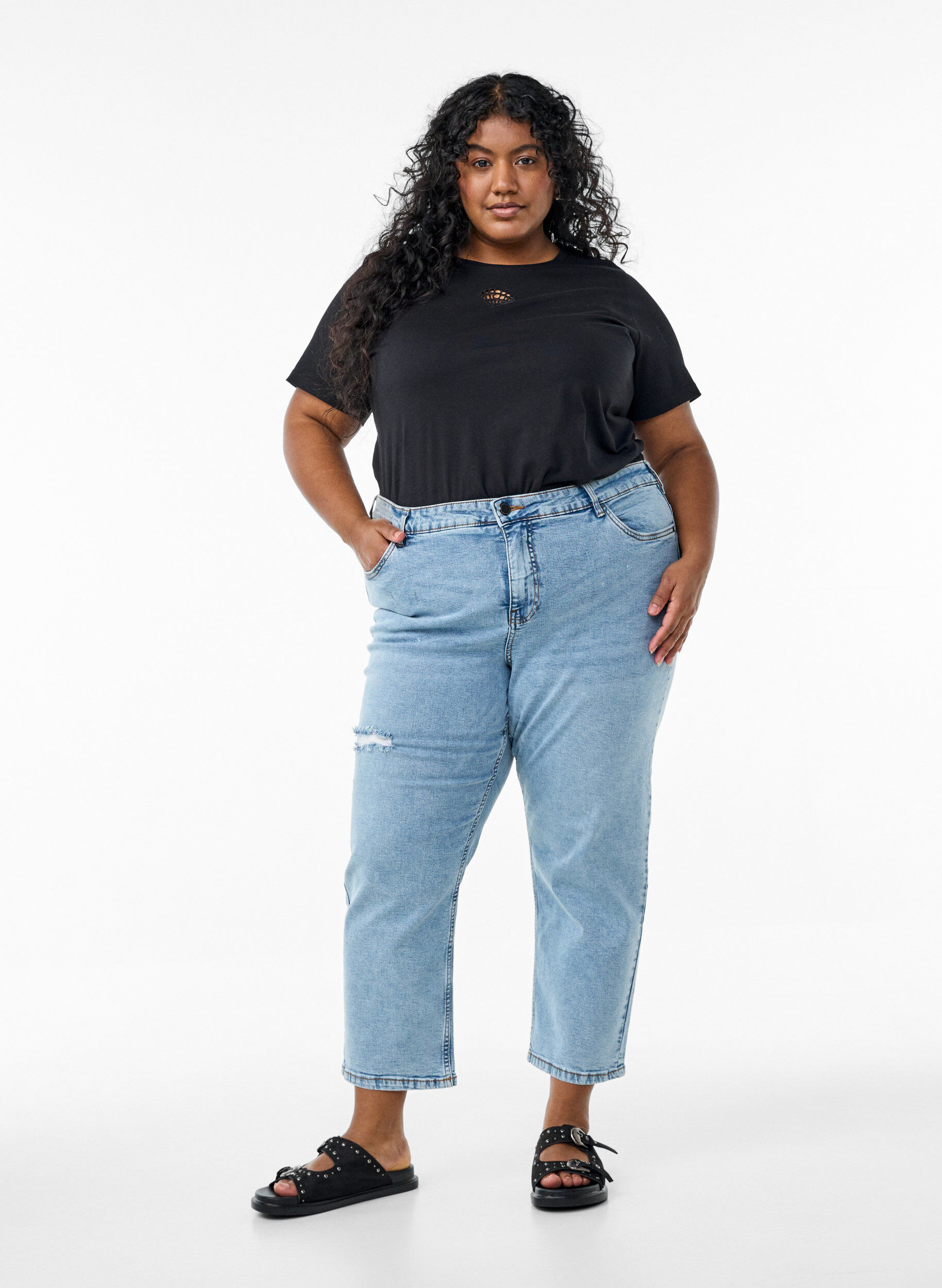 Zizzi T-paita koristeellisilla yksityiskohdilla, Musta, Model image number 1