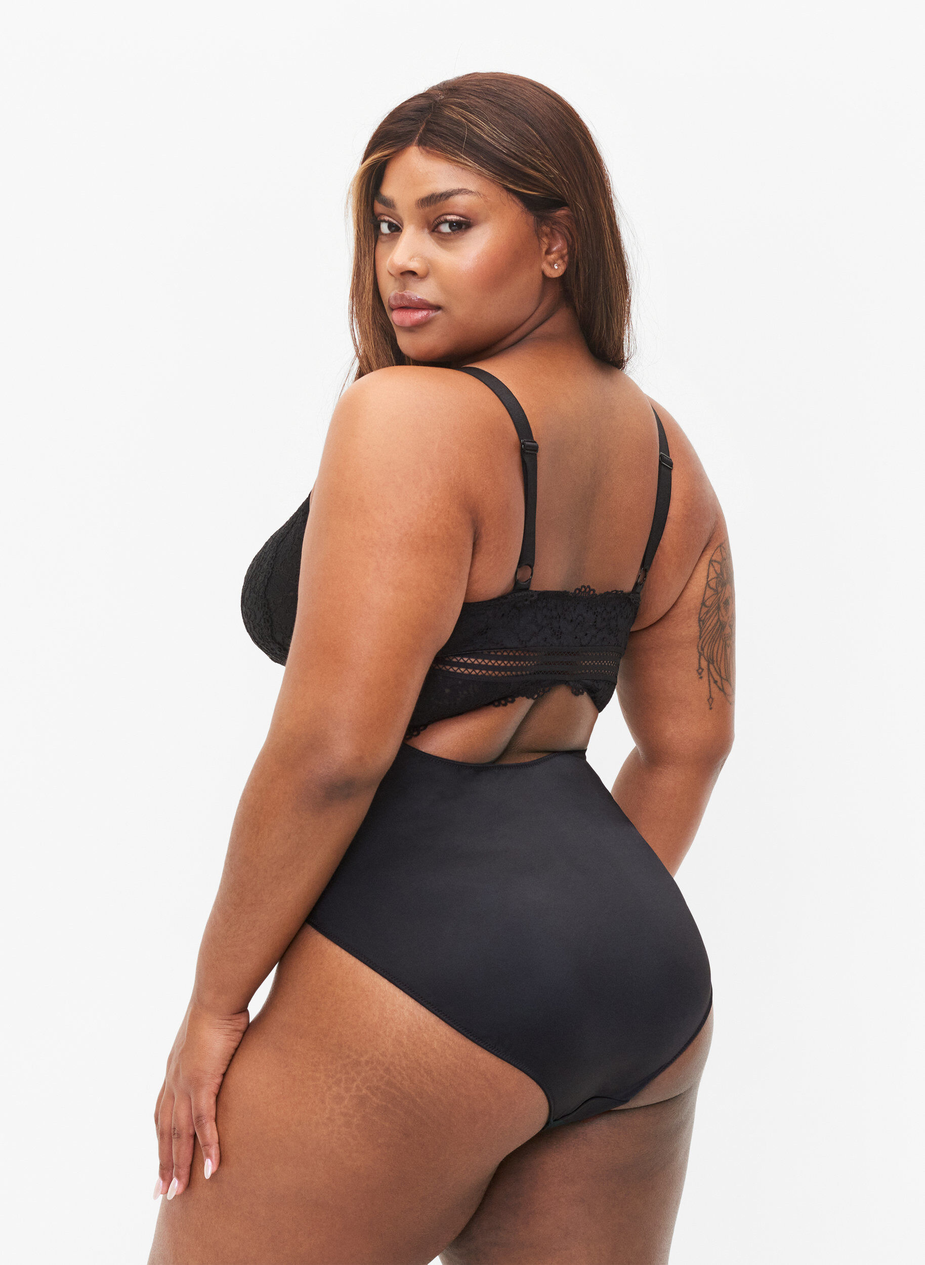 Zizzi Body pitsill&auml; ja leikkauksilla, Black, Model image number 1