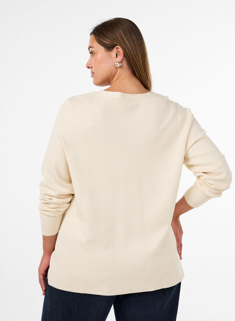 Hienoneuloksinen neuletakki koristeellisilla napeilla, Vanilja, Model image number 2