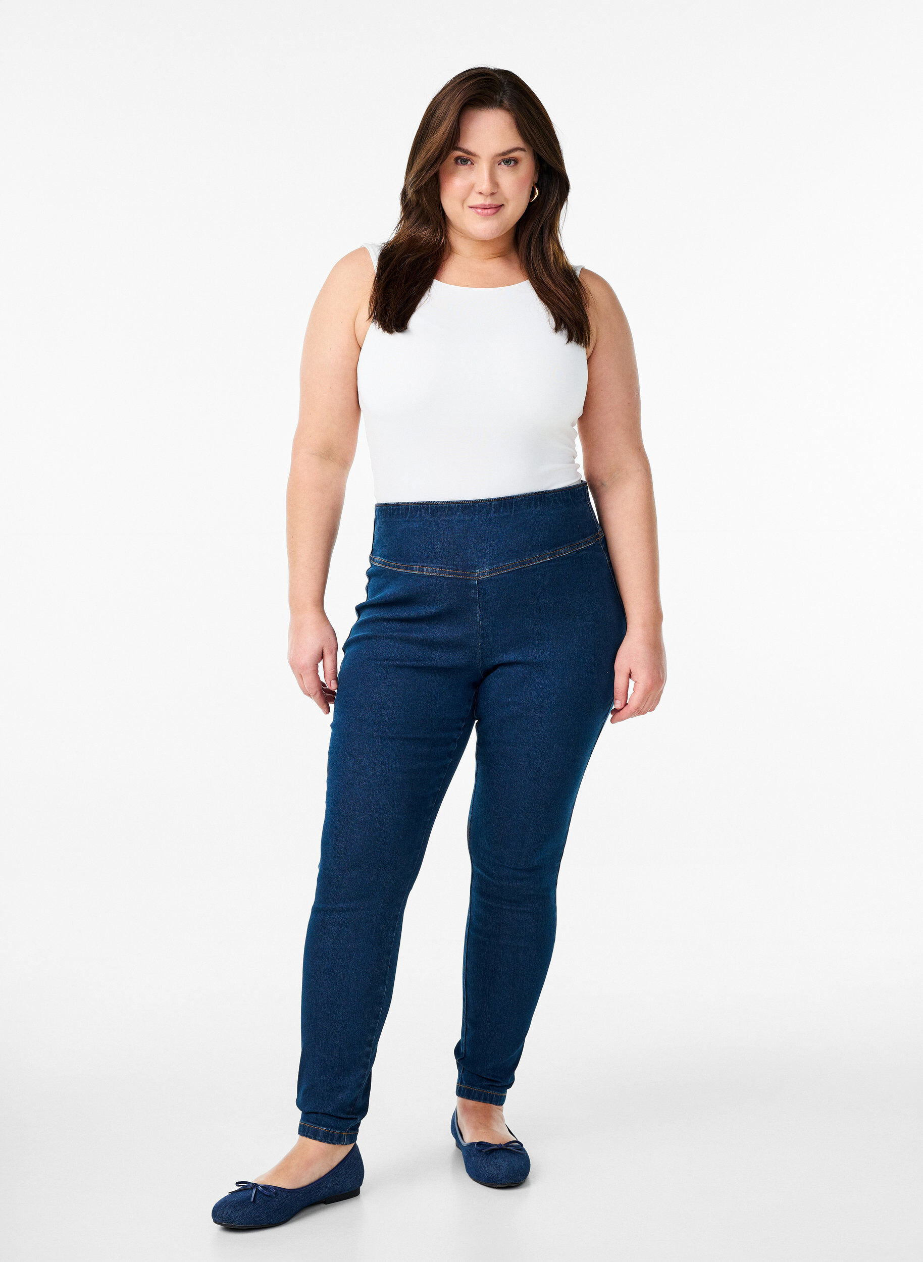 Joustavat jeggingsit korkealla vy&ouml;t&auml;r&ouml;ll&auml;, Sininen, Model