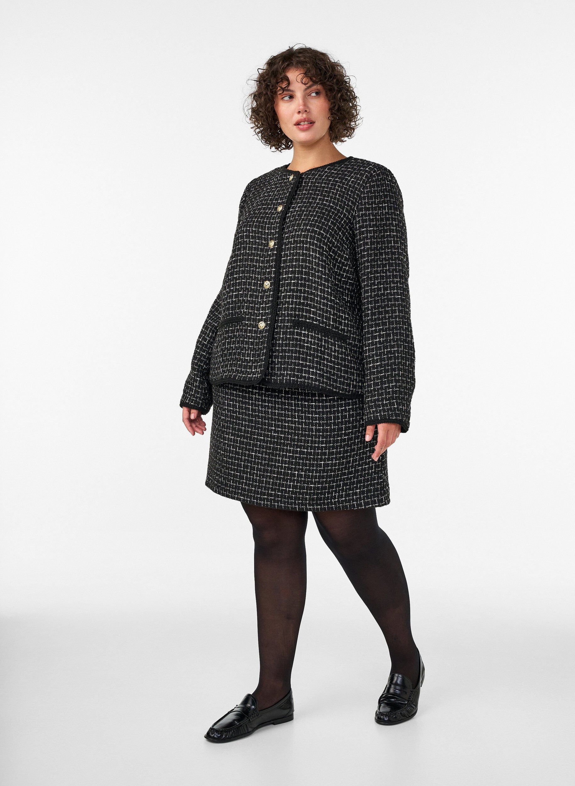 ZizziBoucl&eacute;takki kultaisilla napeilla, Musta, Model image number 1