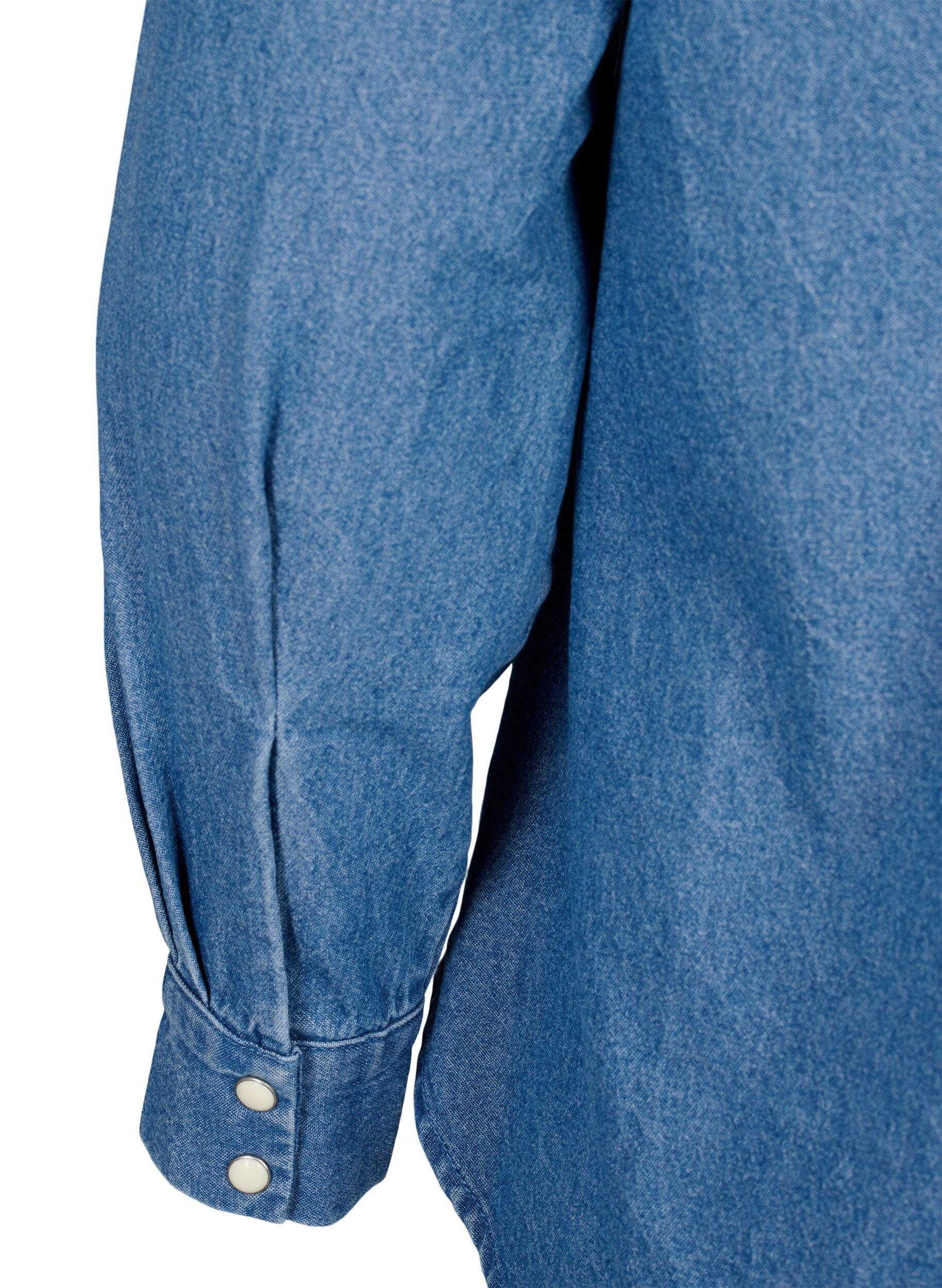 ZizziPitk&auml;hihainen farkkupaita rintataskulla, Light Blue Denim, Packshot image number 4