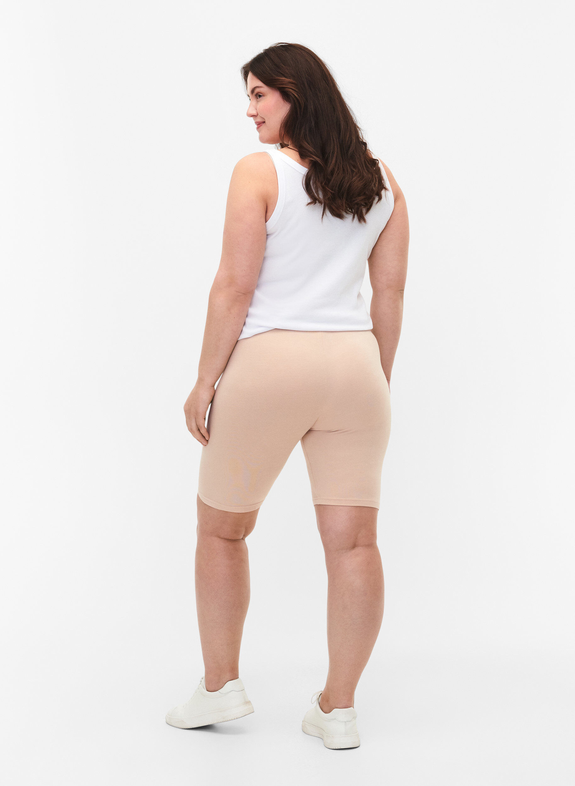 Zizzi Yksiv&auml;riset perus py&ouml;r&auml;ilyshortsit , Beige, Model image number 2