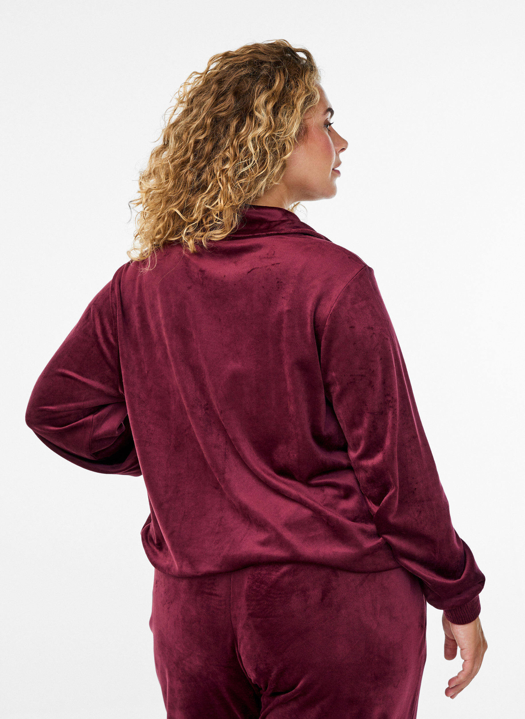Zizzi Velour-neuletakki vetoketjulla ja korkealla kauluksella, Tumma Bordeaux, Model image number 2