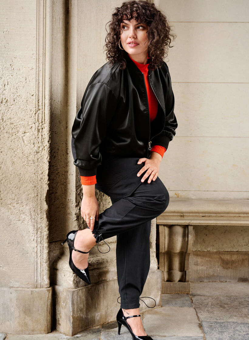 Bombertakki vetoketjulla ja nauhoilla, Black, Image image number 1