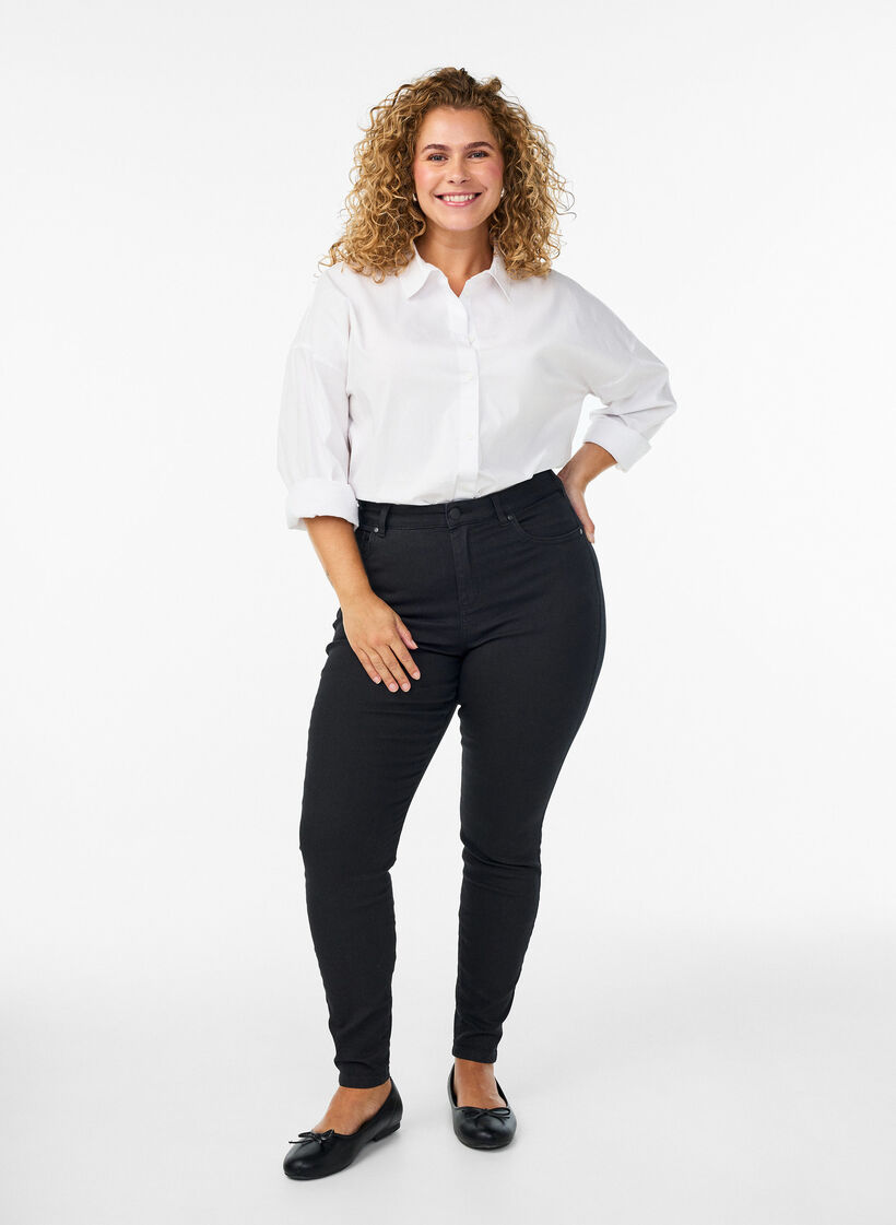 Amy korkea vy&ouml;t&auml;r&ouml;iset super slim fit -farkut, Musta, Model image number 0