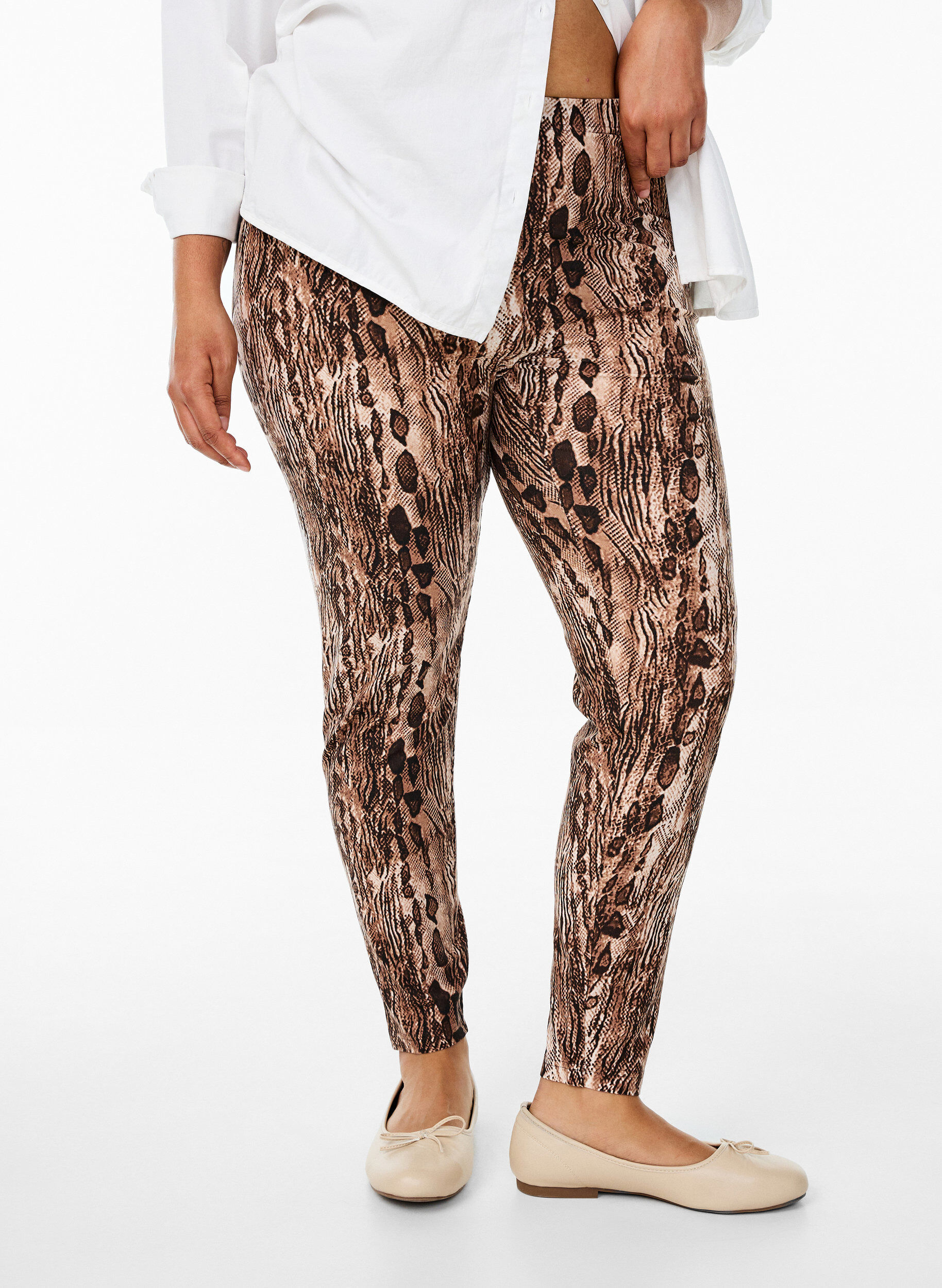 Zizzi Viskoosileggingsit seeprakuosilla, Ruskea, Model image number 0