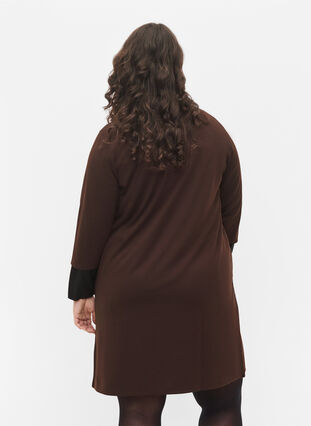 Yksivärinen mekko v-pääntiellä ja 3/4-hihoilla, Coffee Bean, Model image number 1