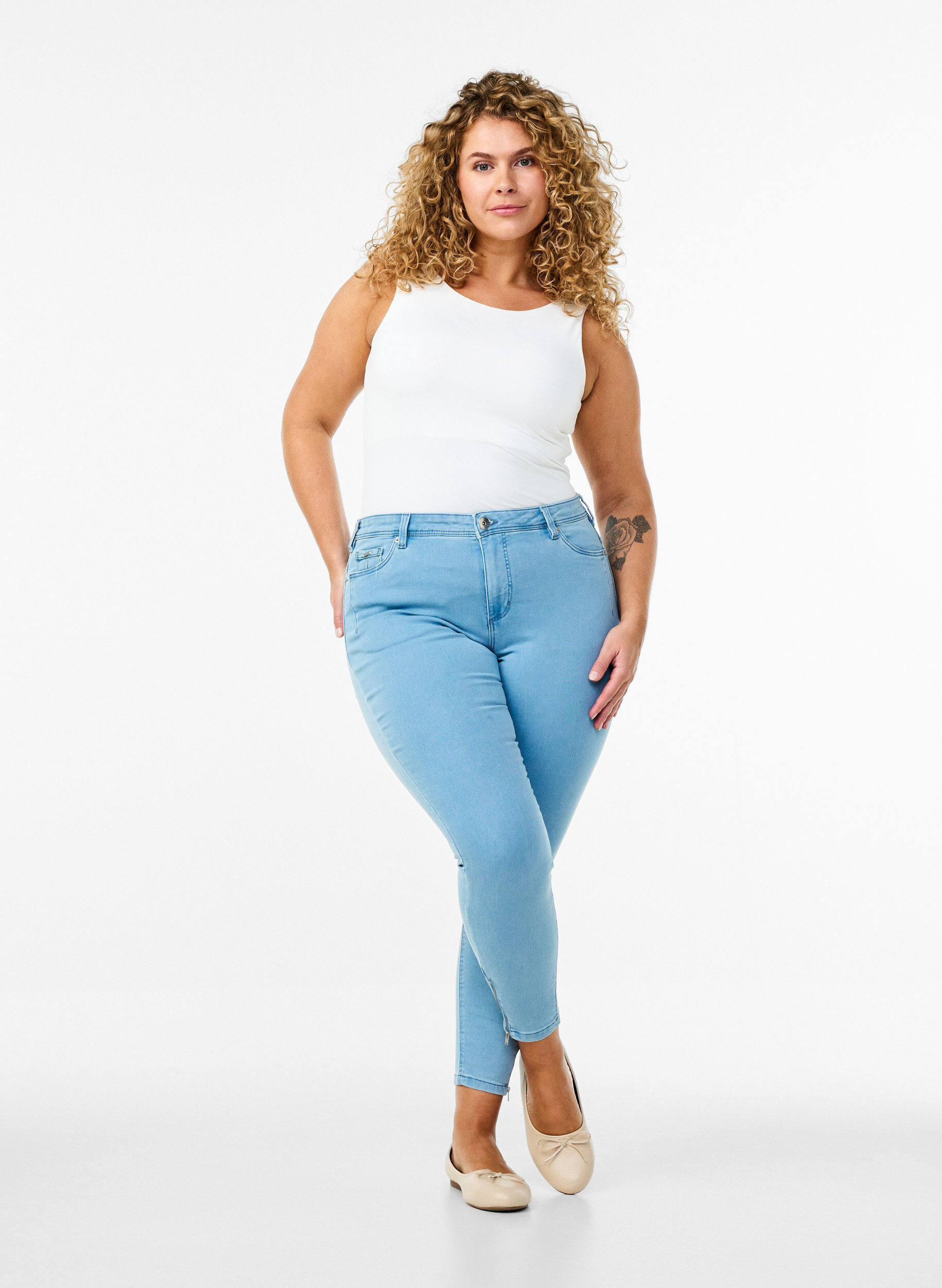Kropatut Amy-farkut vetoketjulla, Sininen, Model