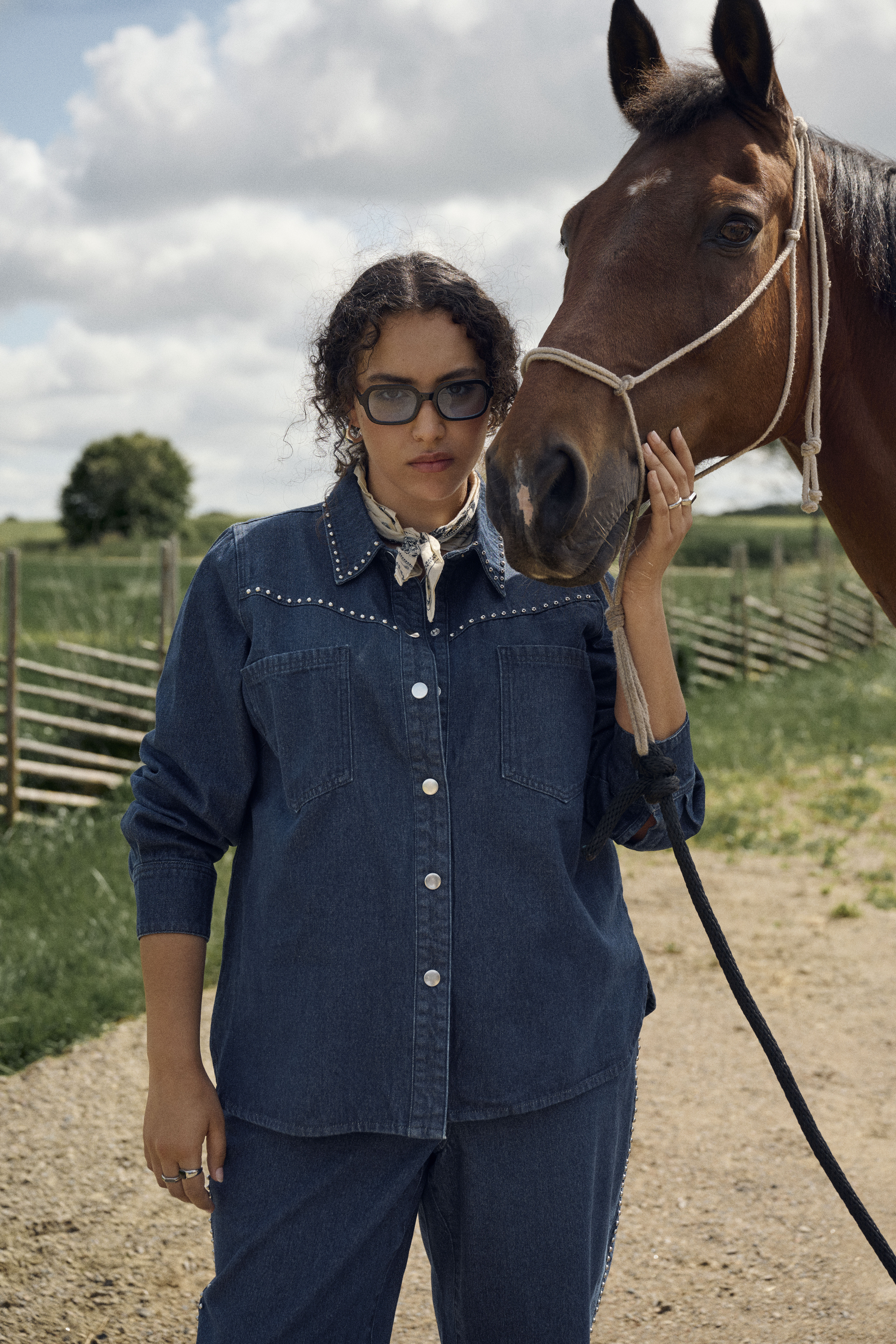 Sopiva farkkusetti, , Model