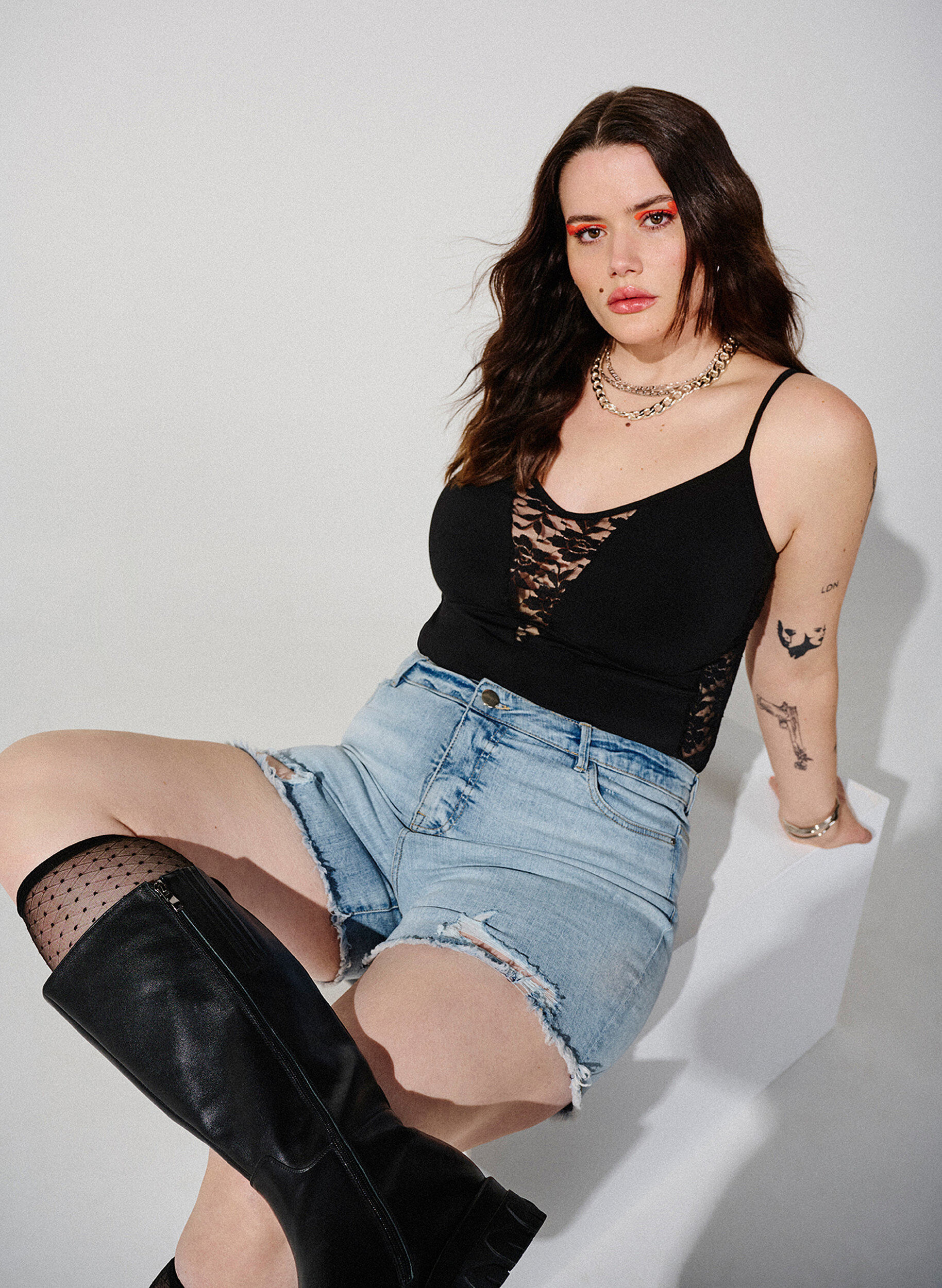 Zizzi Bodystocking pitsill&auml; ja kapeilla nauhoilla, Black, Image image number 0