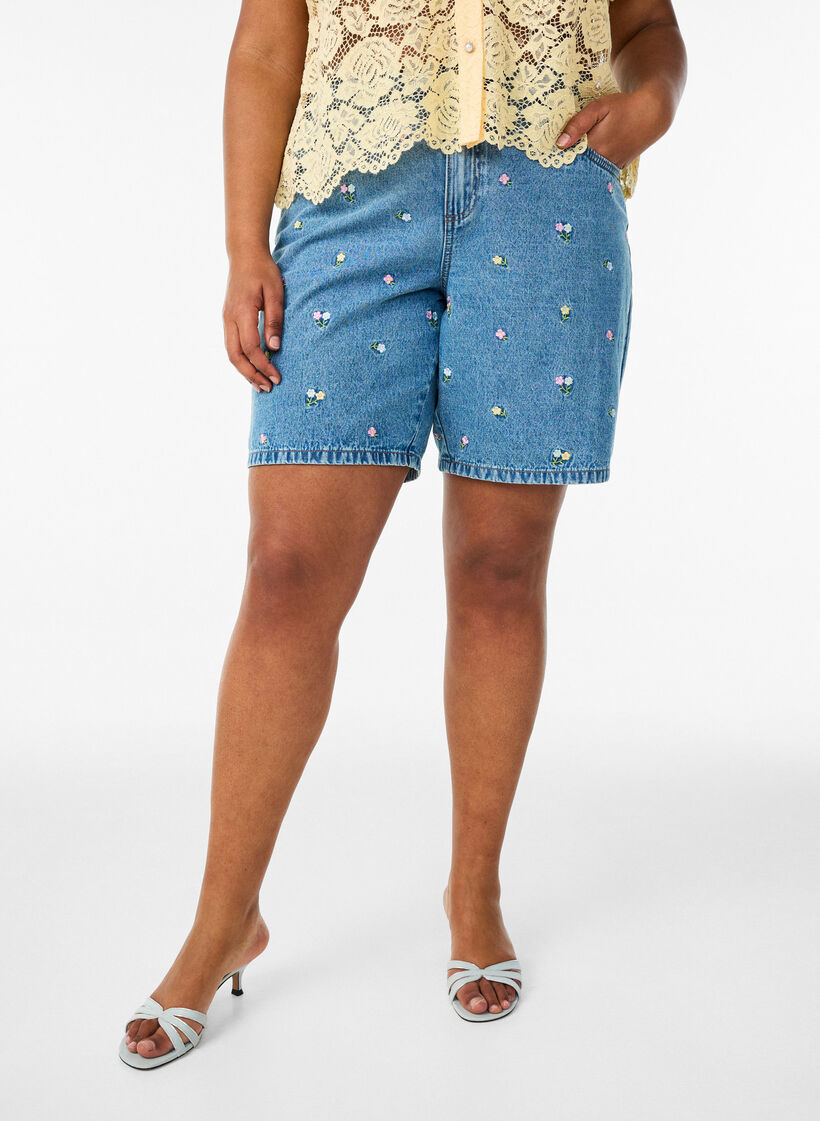 Farkkushortsit kirjailuilla kukilla, Sininen, Model image number 3