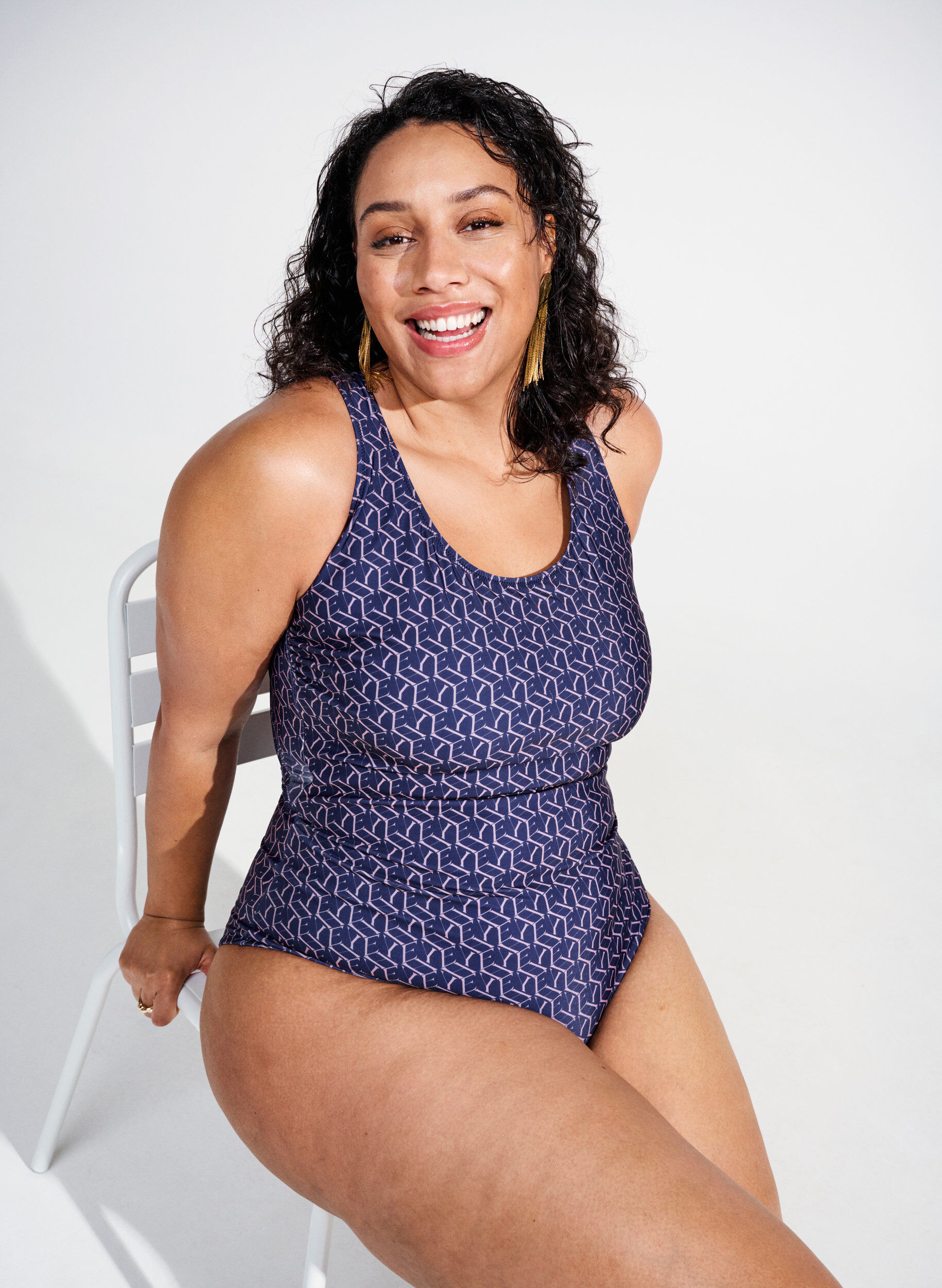 Zizzi Uimapuku kuosilla ja ristitetyll&auml; sel&auml;ll&auml;, Text Print, Image image number 0