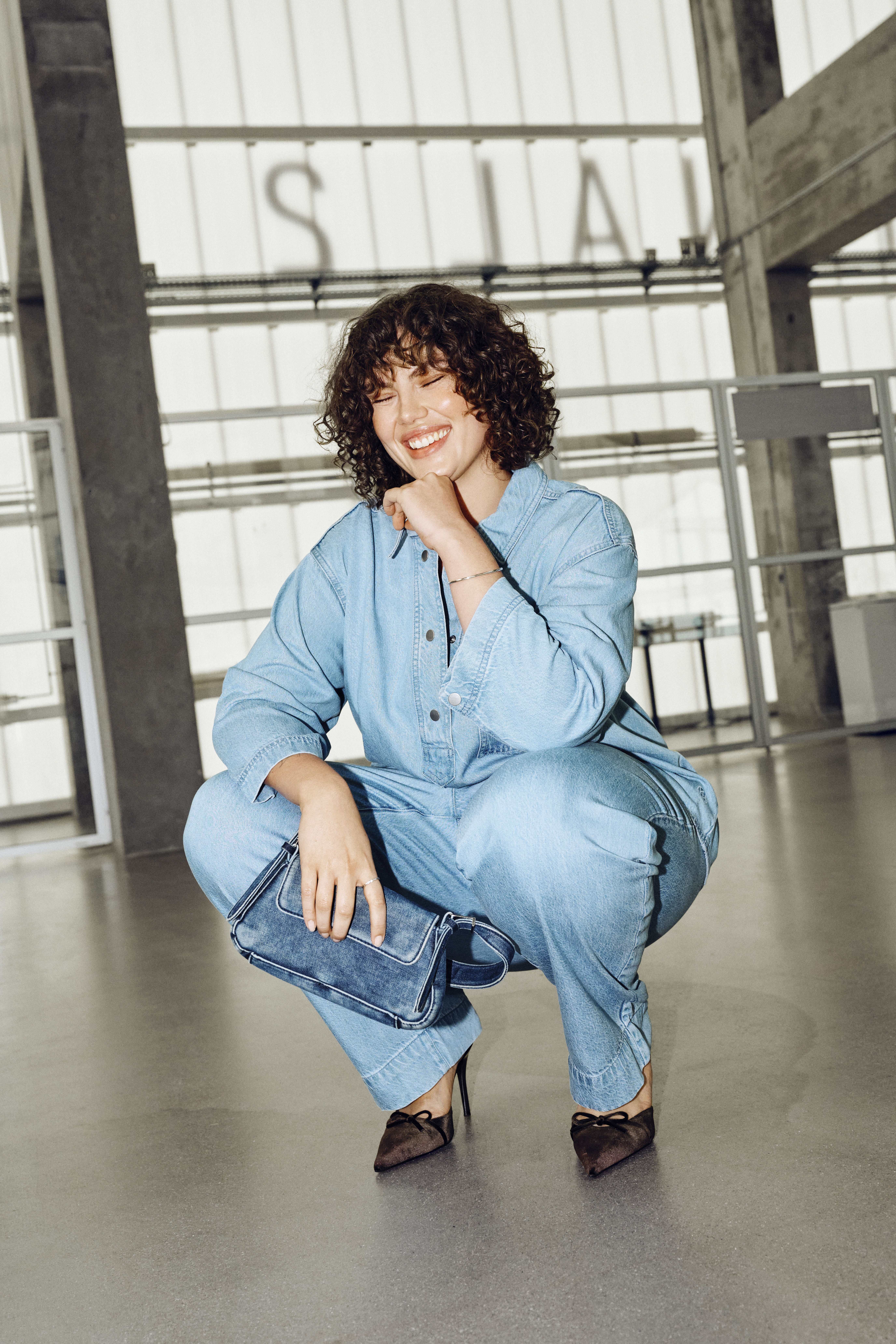 Zizzi Vaalea denim-asu, , Model