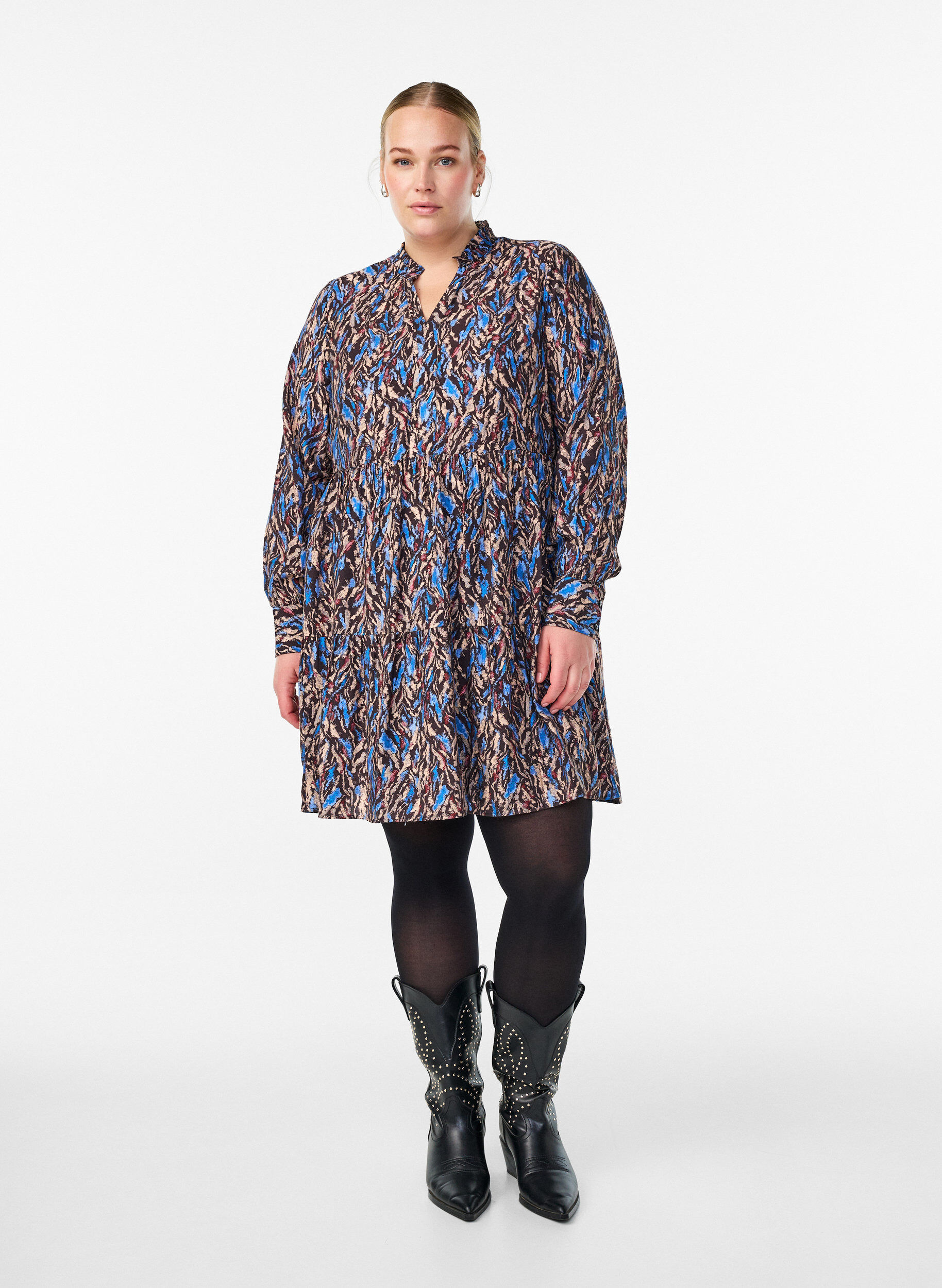 Zizzi A-linjainen mekko r&ouml;yhel&ouml;kauluksella, Sininen, Model image number 1