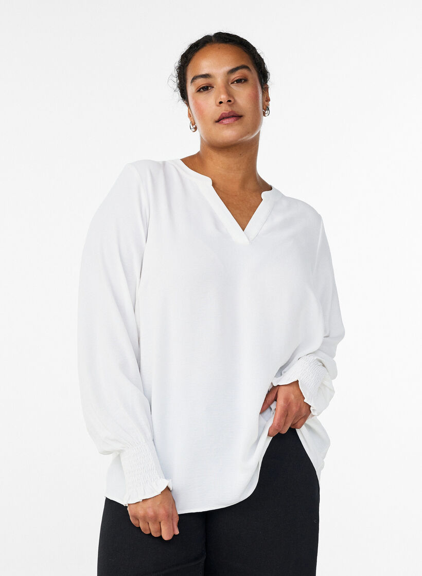 Pusero smock-kalvosimilla ja v-p&auml;&auml;ntiell&auml;, Vanilja, Model image number 0