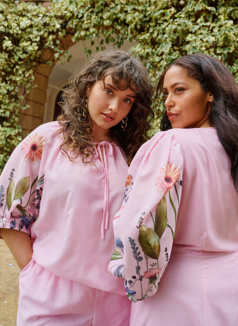 Pusero solmukohdalla ja kukkakuvioisilla hihoilla, Vaaleanpunainen, Image image number 0