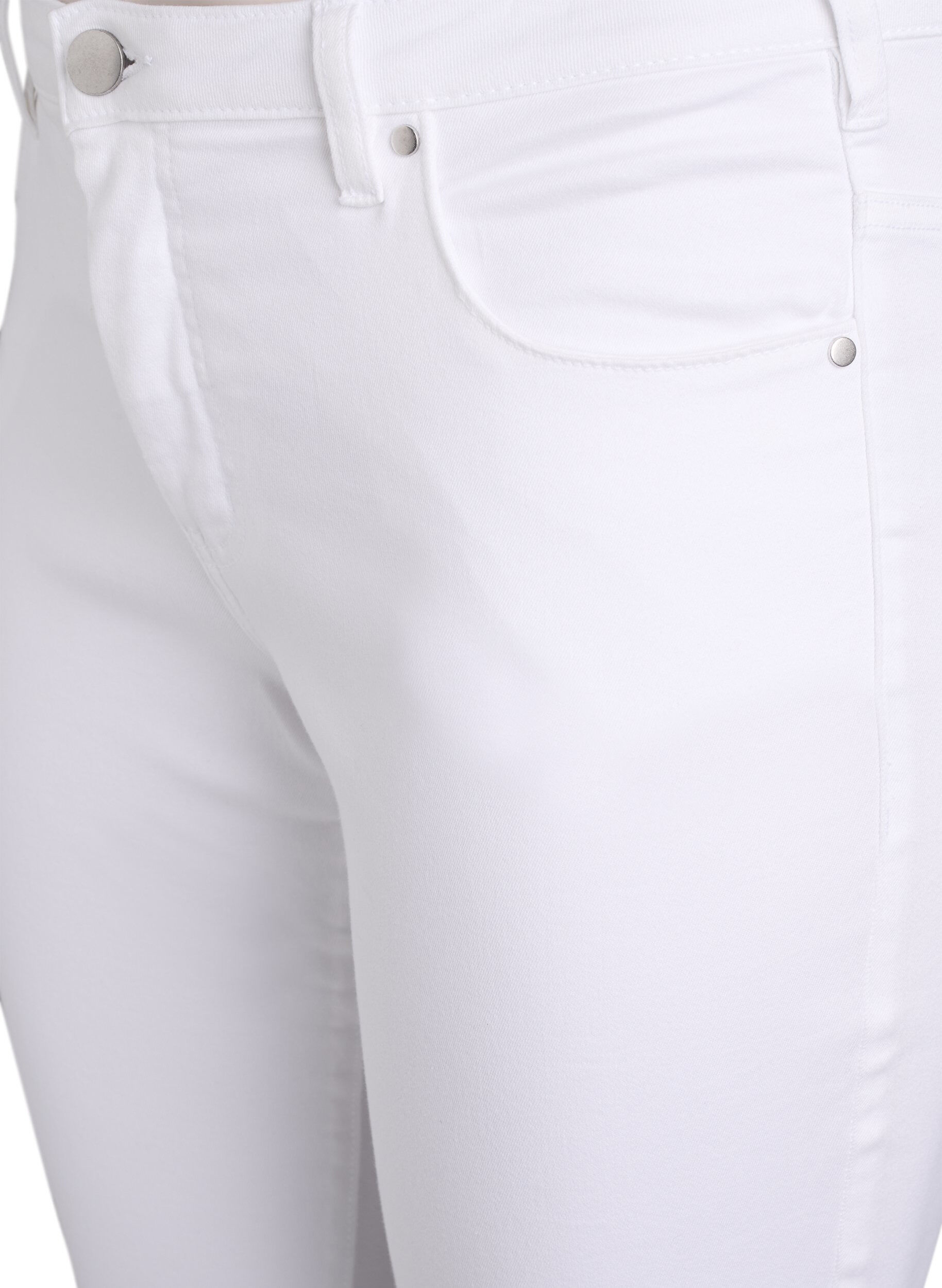 ZizziSlim fit Emily-farkut normaalilla vy&ouml;t&auml;r&ouml;ll&auml;, Valkoinen, Packshot image number 2