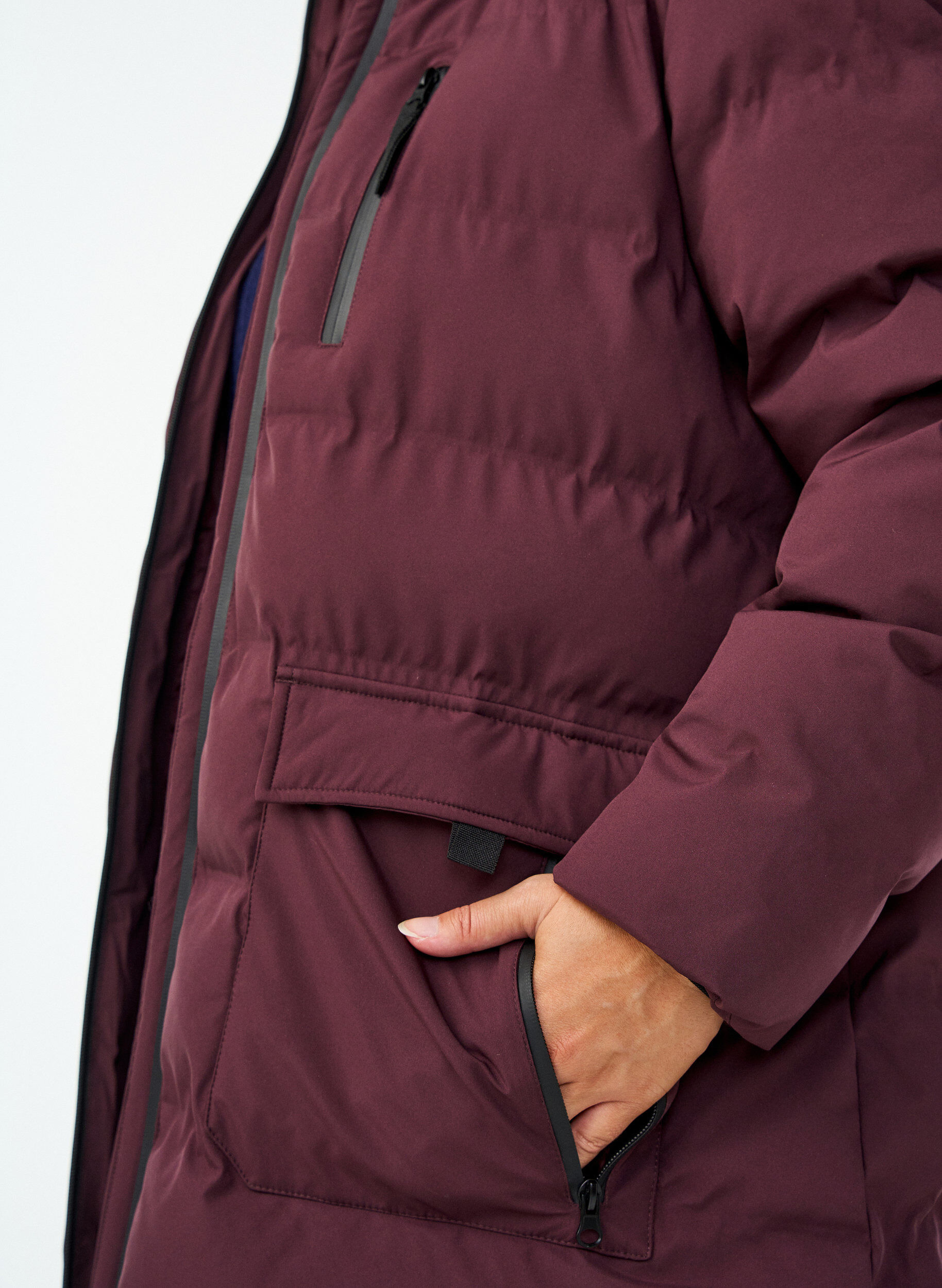 Zizzi Puffer-takki hupulla ja taskuilla, Tumma Bordeaux, Model image number 3