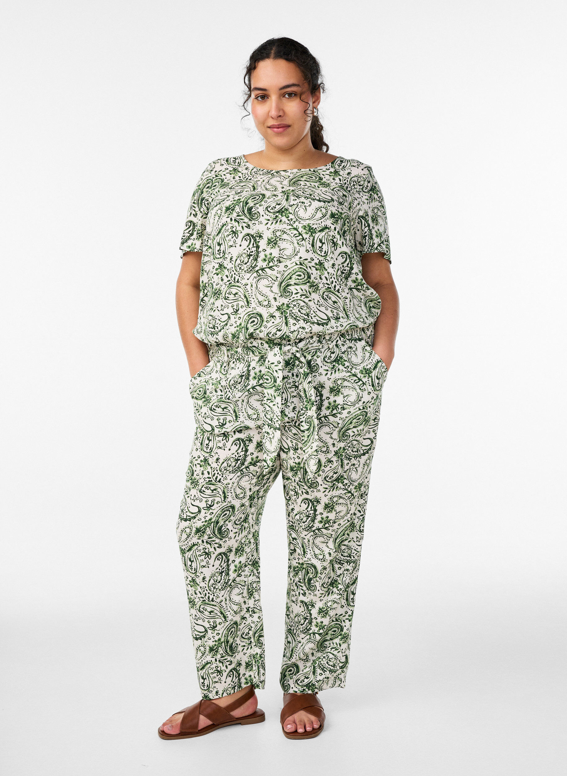 Zizzi Lyhythihainen viskoosipusero printill&auml;, Vihre&auml;, Model image number 1