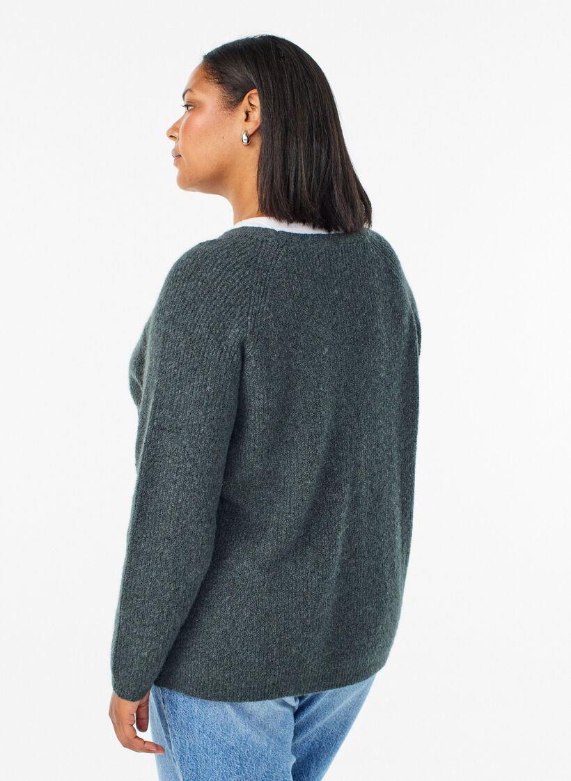 Neulepusero v-p&auml;&auml;ntiell&auml; ja raglanhihoilla, Vihre&auml;, Model image number 2