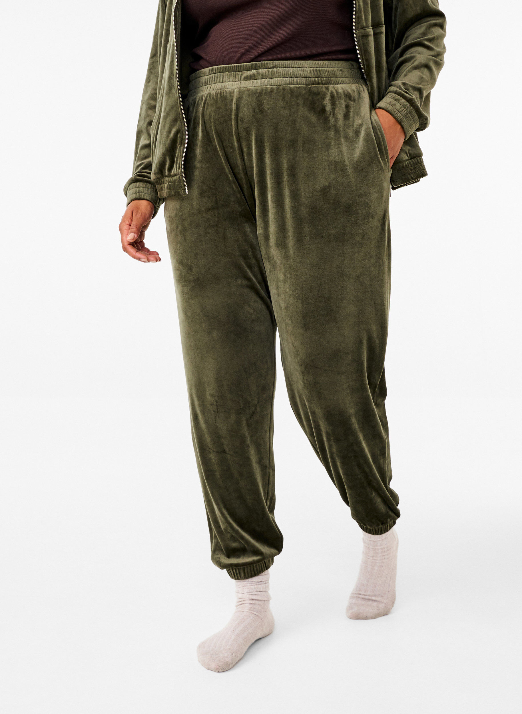 ZizziV&auml;lj&auml;t samettihousut, Vihre&auml;, Model image number 2