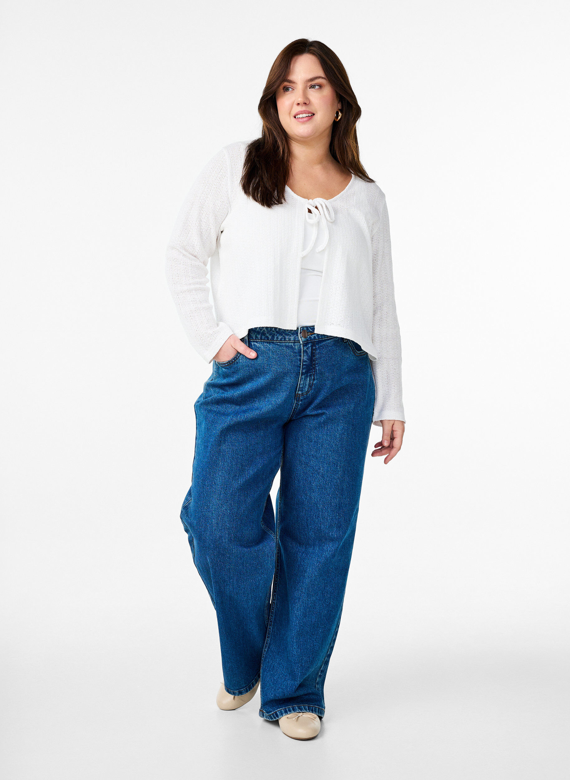 Zizzi Neuletakki tekstuurilla ja solmittavalla etuosalla, Valkoinen, Model image number 1